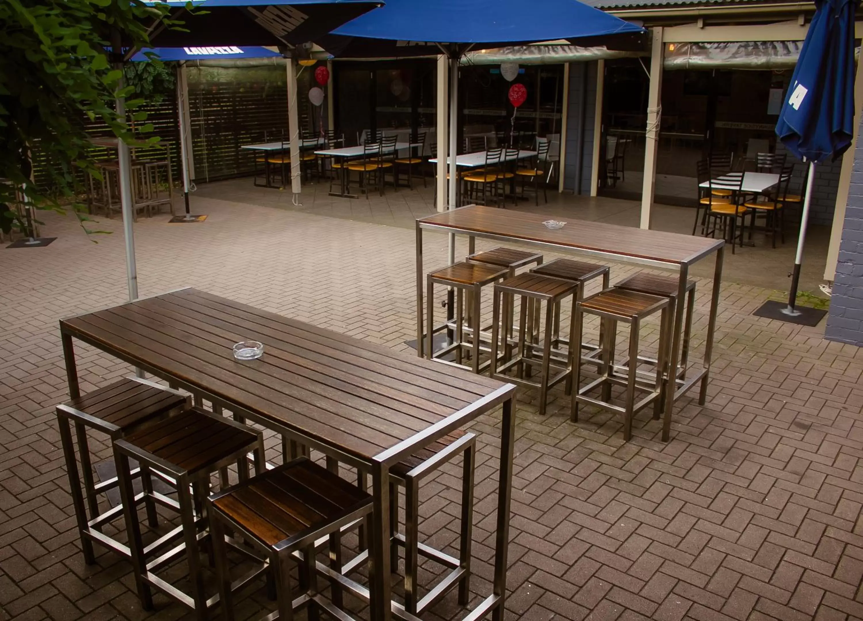 Patio, Restaurant/Places to Eat in Sunnyside Tavern