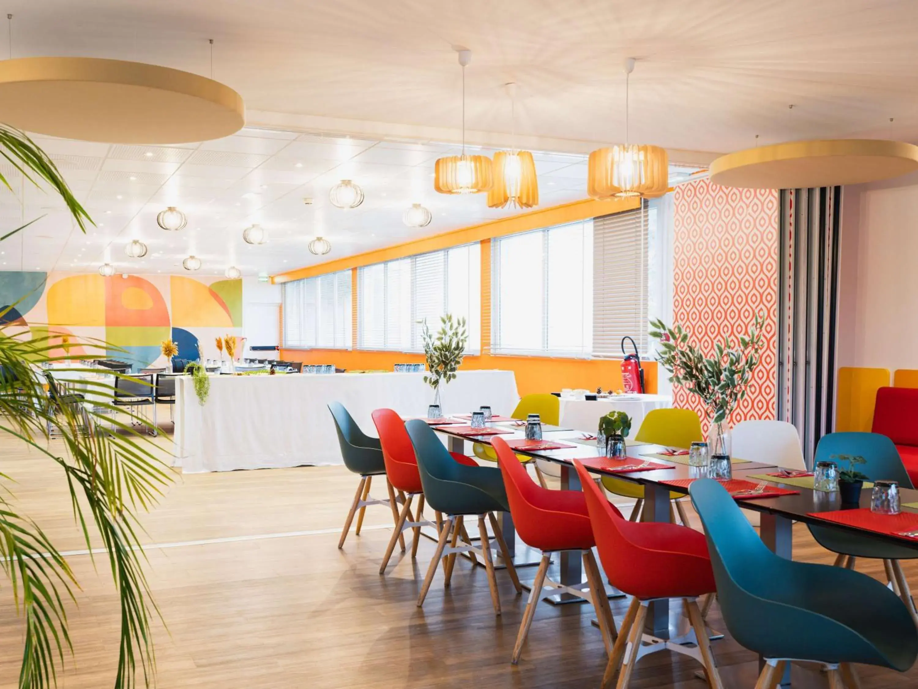 Property building, Restaurant/Places to Eat in ibis Styles Lyon Sud Vienne