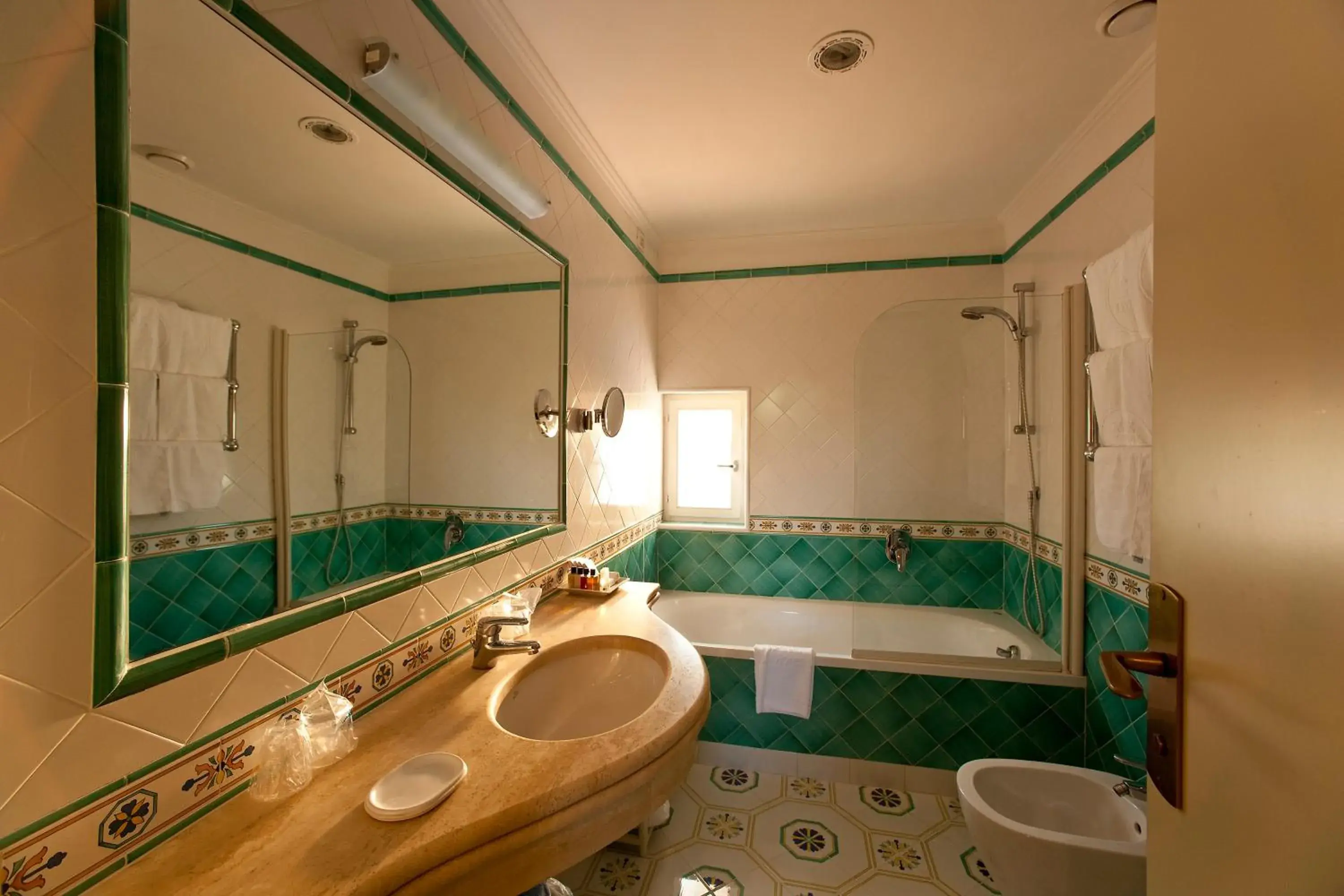 Bathroom in Grand Hotel Il Moresco