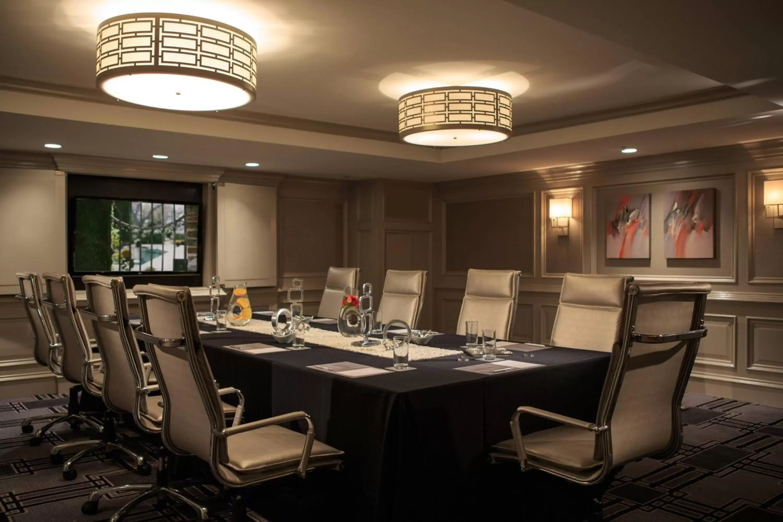 Meeting/conference room in The Lindy Renaissance Charleston Hotel