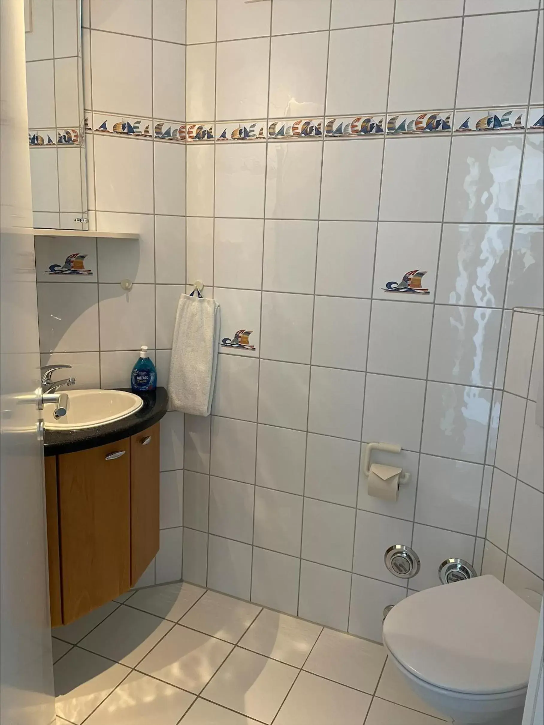 Toilet, Bathroom in Hotel Berliner Hof