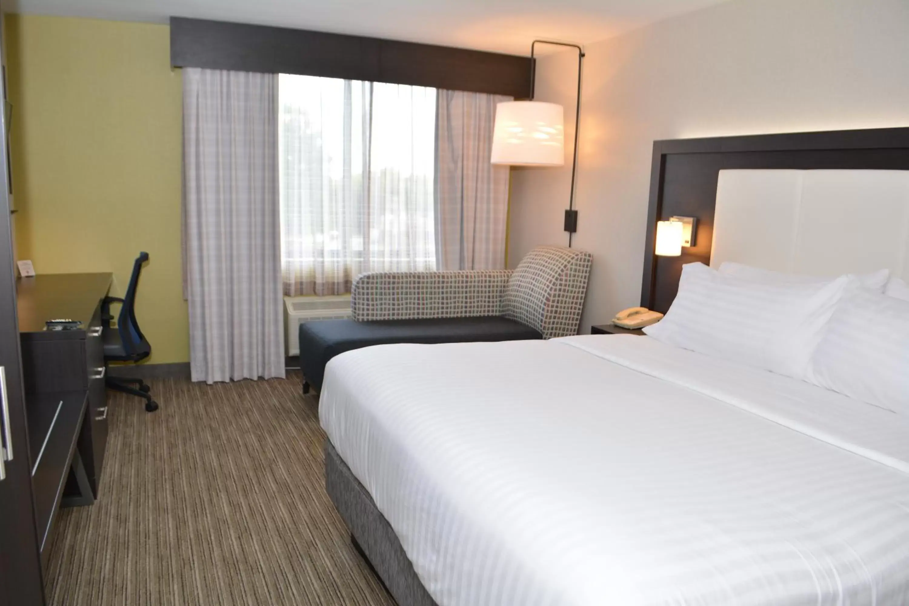 Photo of the whole room, Bed in Holiday Inn Express & Suites Waterville - North, an IHG Hotel