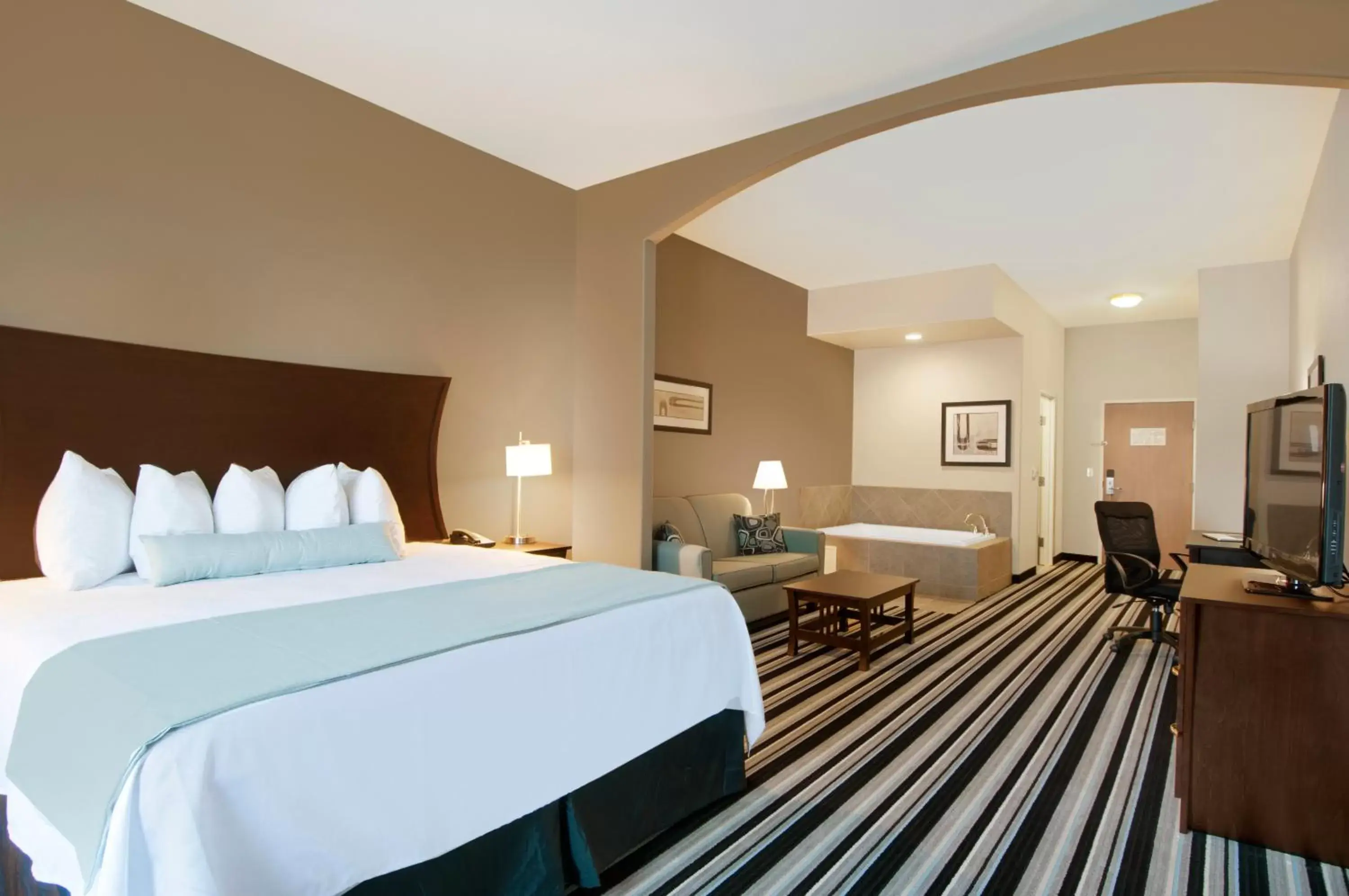 King Suite - Disability Access/Non-Smoking in Best Western Plus Sand Bass Inn and Suites