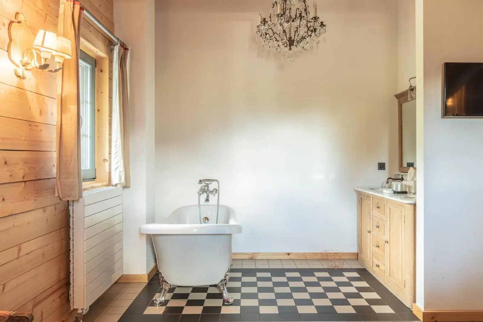 Bathroom in Rinderberg Swiss Alpine Lodge