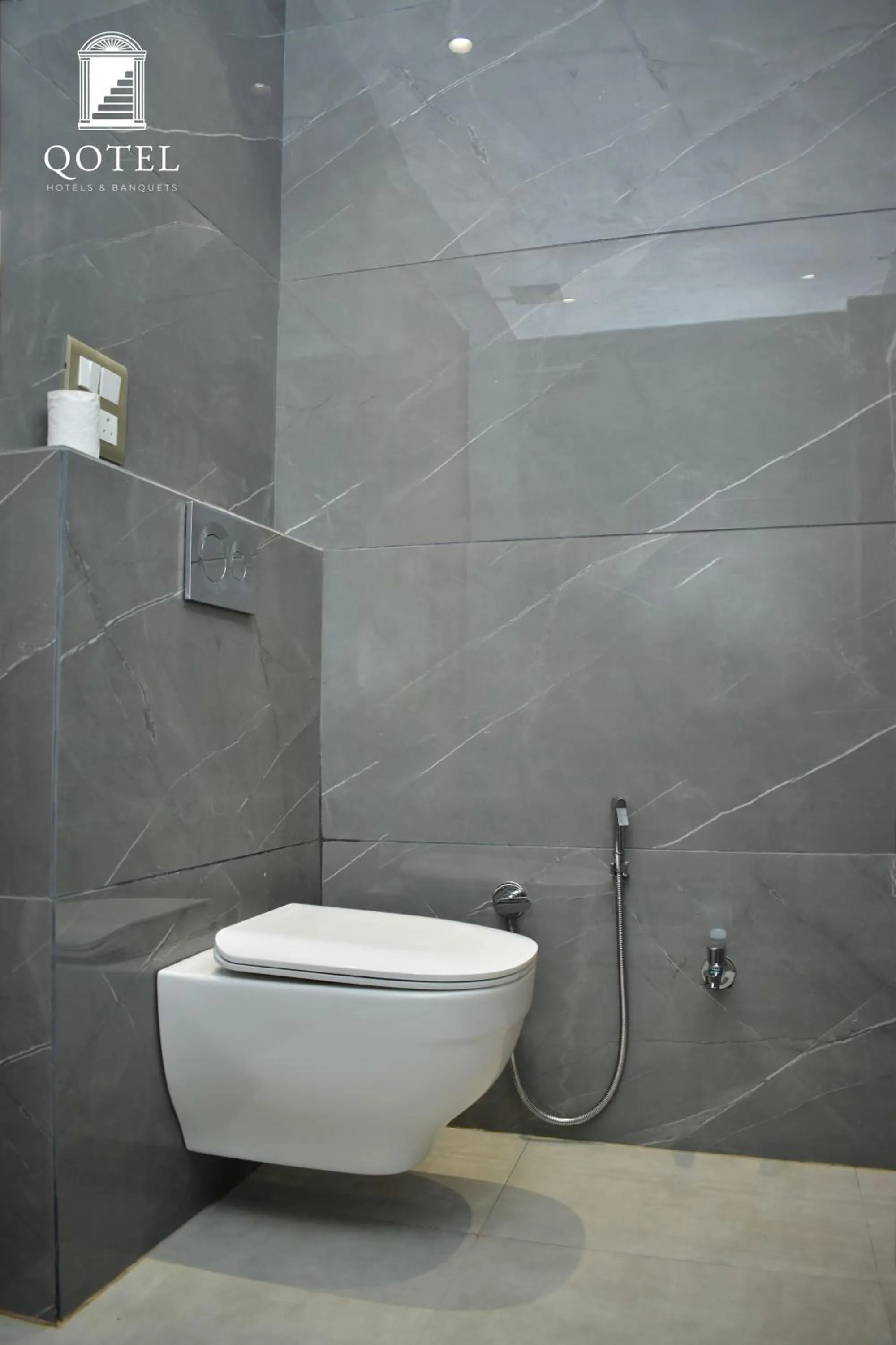 Shower in Qotel Comfort Ashok Vihar - Near Delhi University