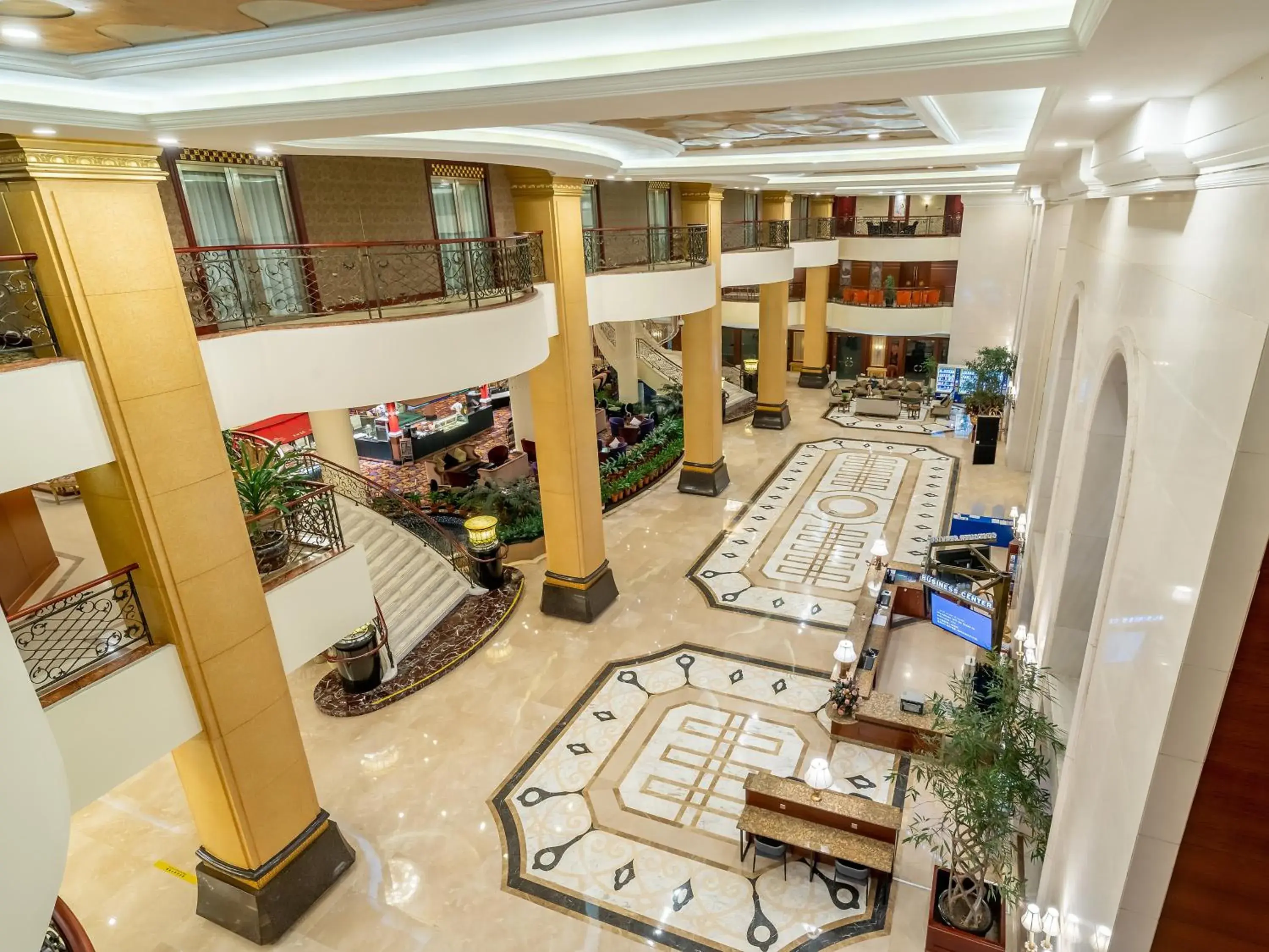 Lobby or reception, Pool View in Wyndham Shanghai Hongqiao