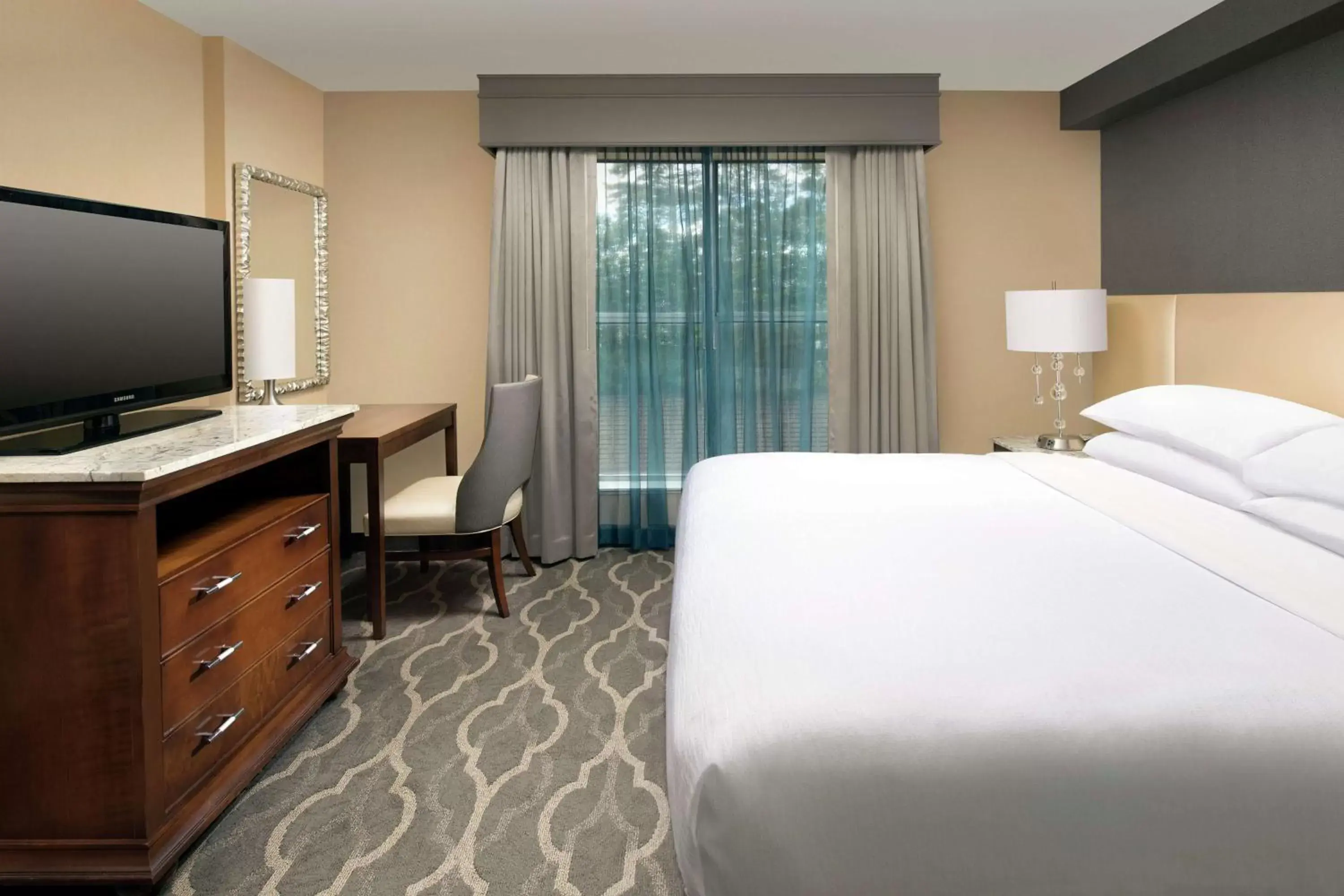 Bedroom, TV/Entertainment Center in Embassy Suites by Hilton Atlanta Airport