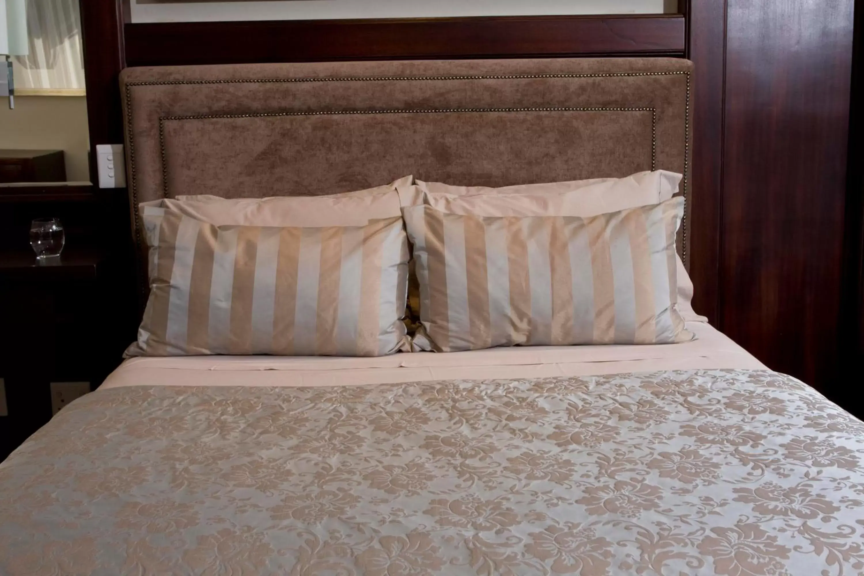 Suite - single occupancy in Apollo Hotel Suite - single occupancy in Apollo Hotel