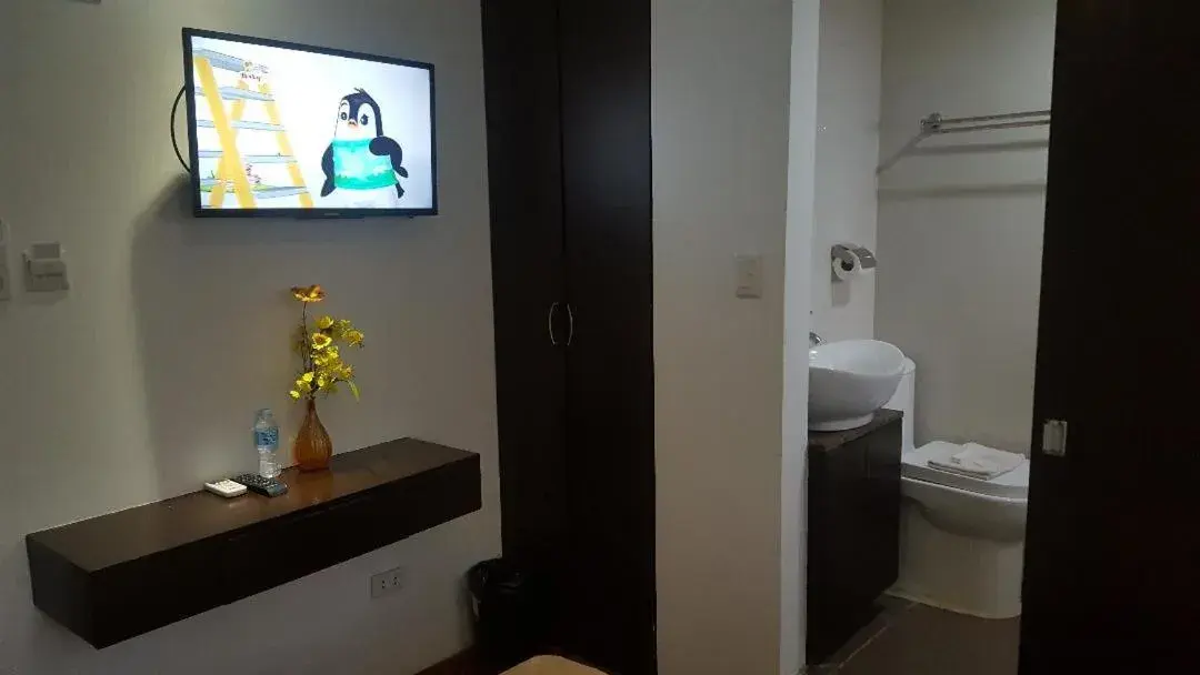 Bathroom in Gervasia Hotel Makati
