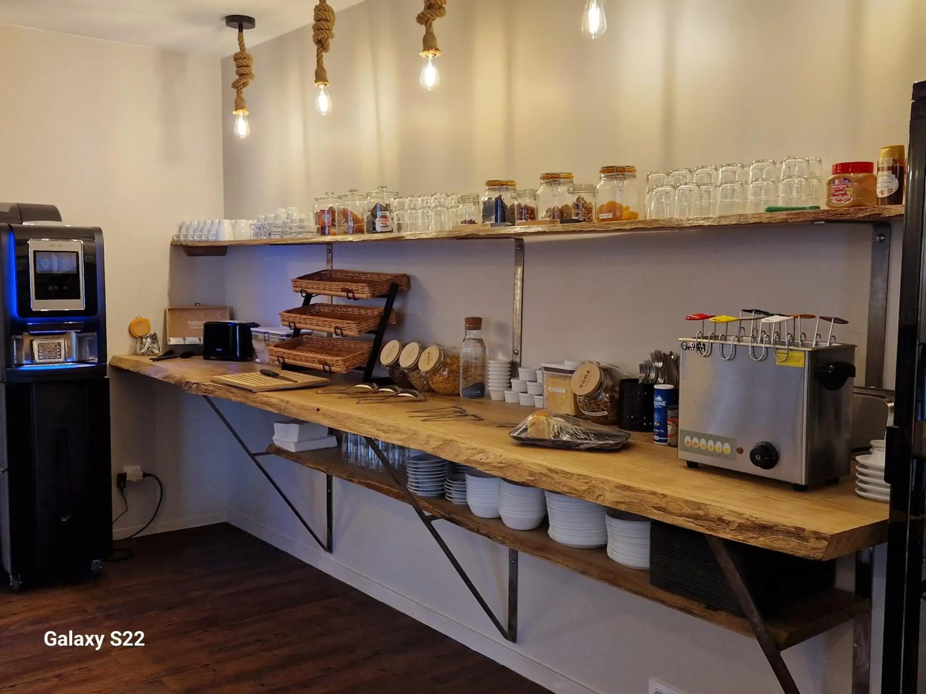 Breakfast, Kitchen/Kitchenette in Hotel Eisenhower (ex King Hôtel)