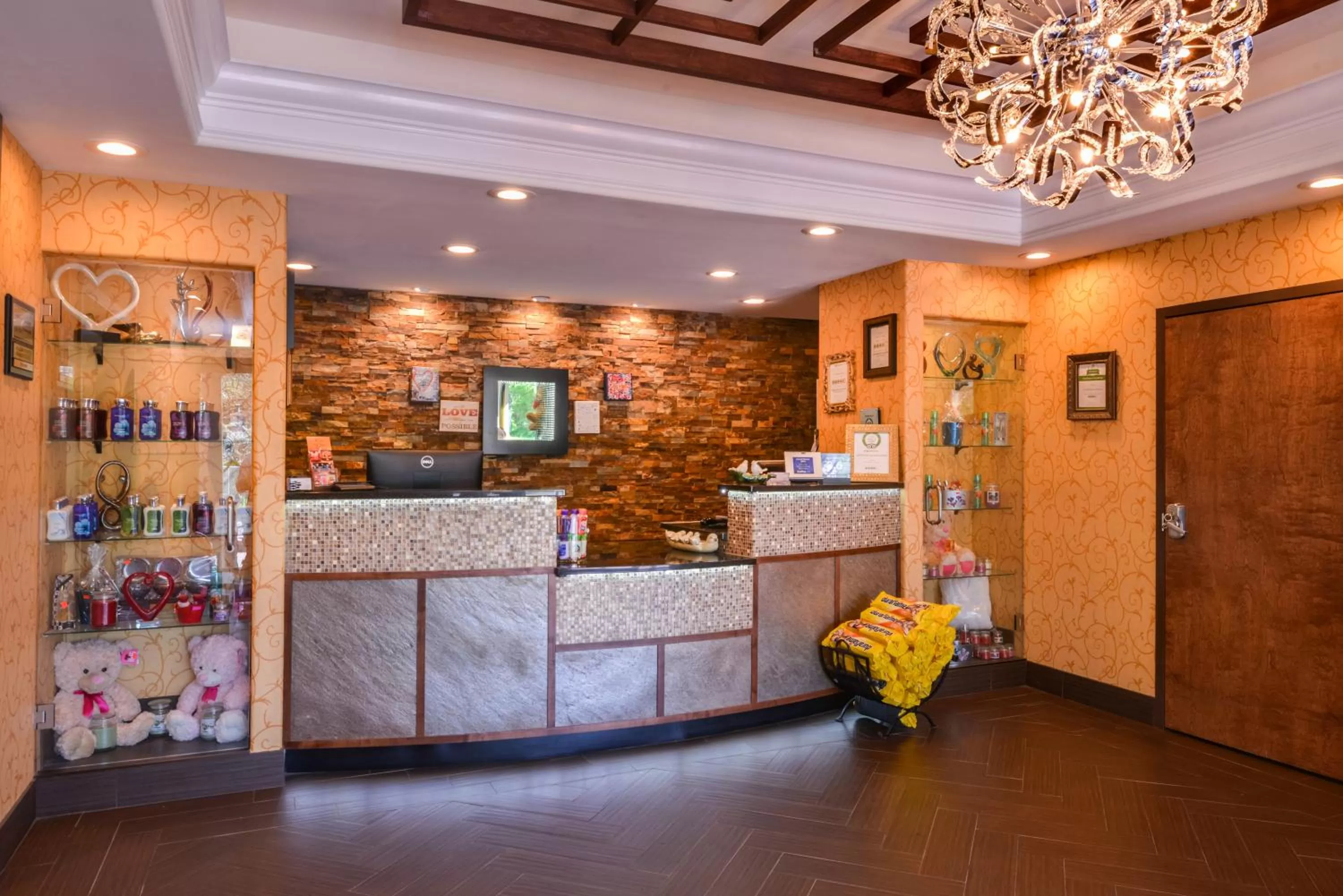 Lobby or reception in Inn of The Dove Romantic Luxury & Business Suites