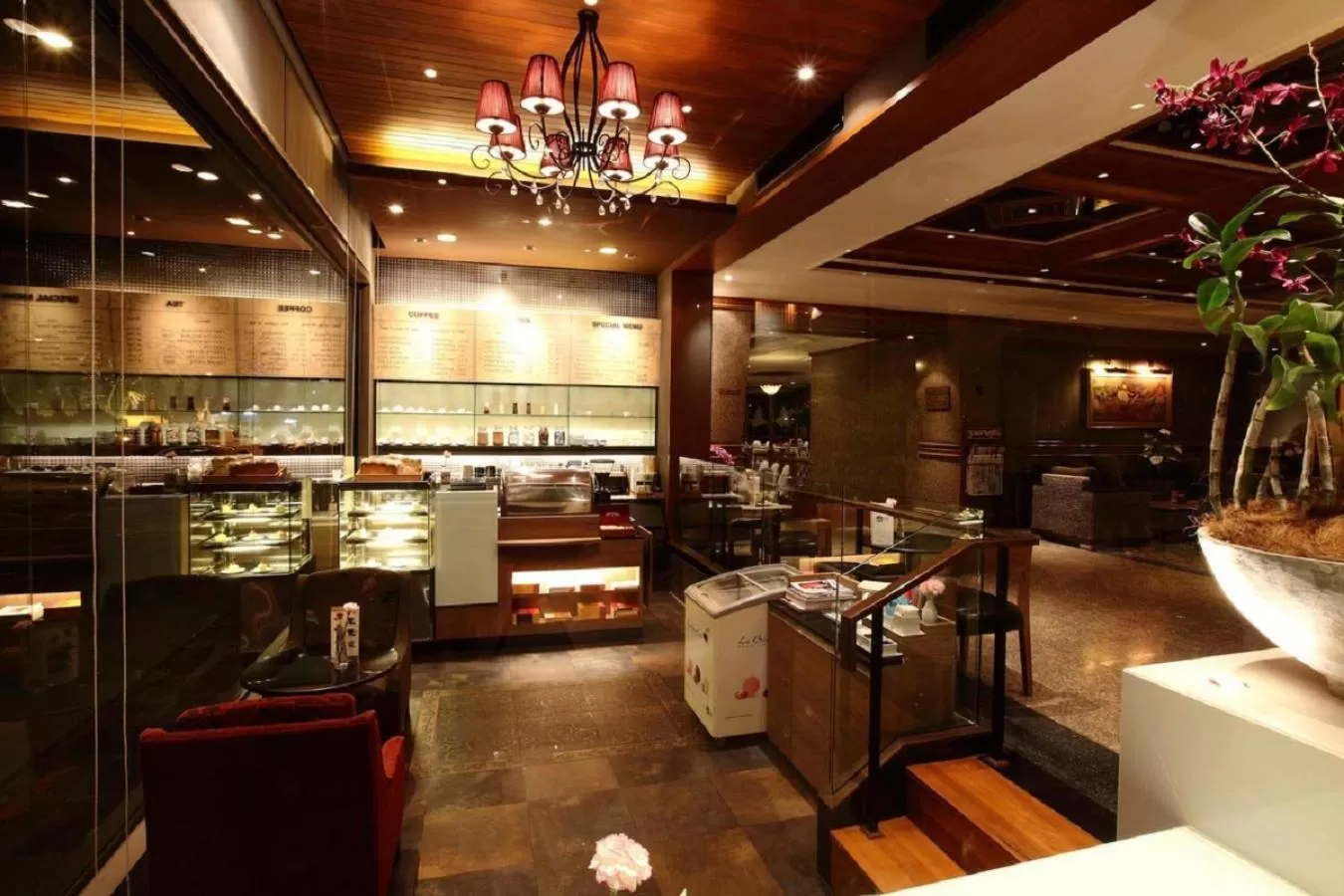 Restaurant/places to eat in S.D. Avenue Hotel