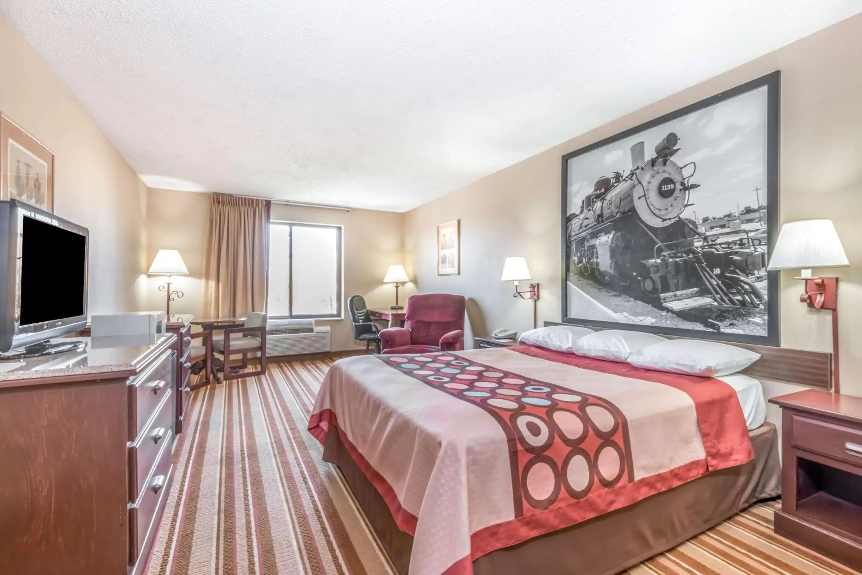 Photo of the whole room, Bed in Super 8 by Wyndham Salina I-70 Photo of the whole room, Bed in Super 8 by Wyndham Salina I-70