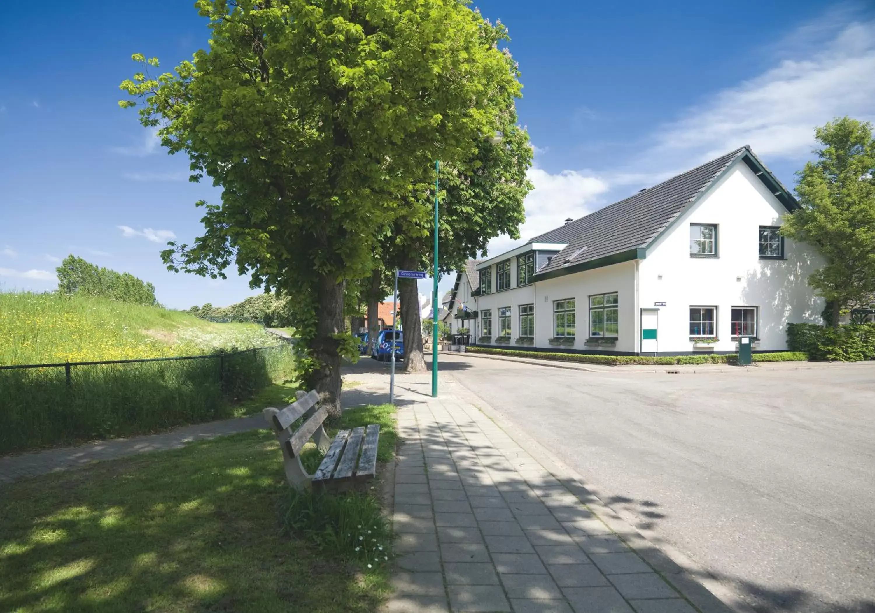 Day, Property Building in De Oolderhof