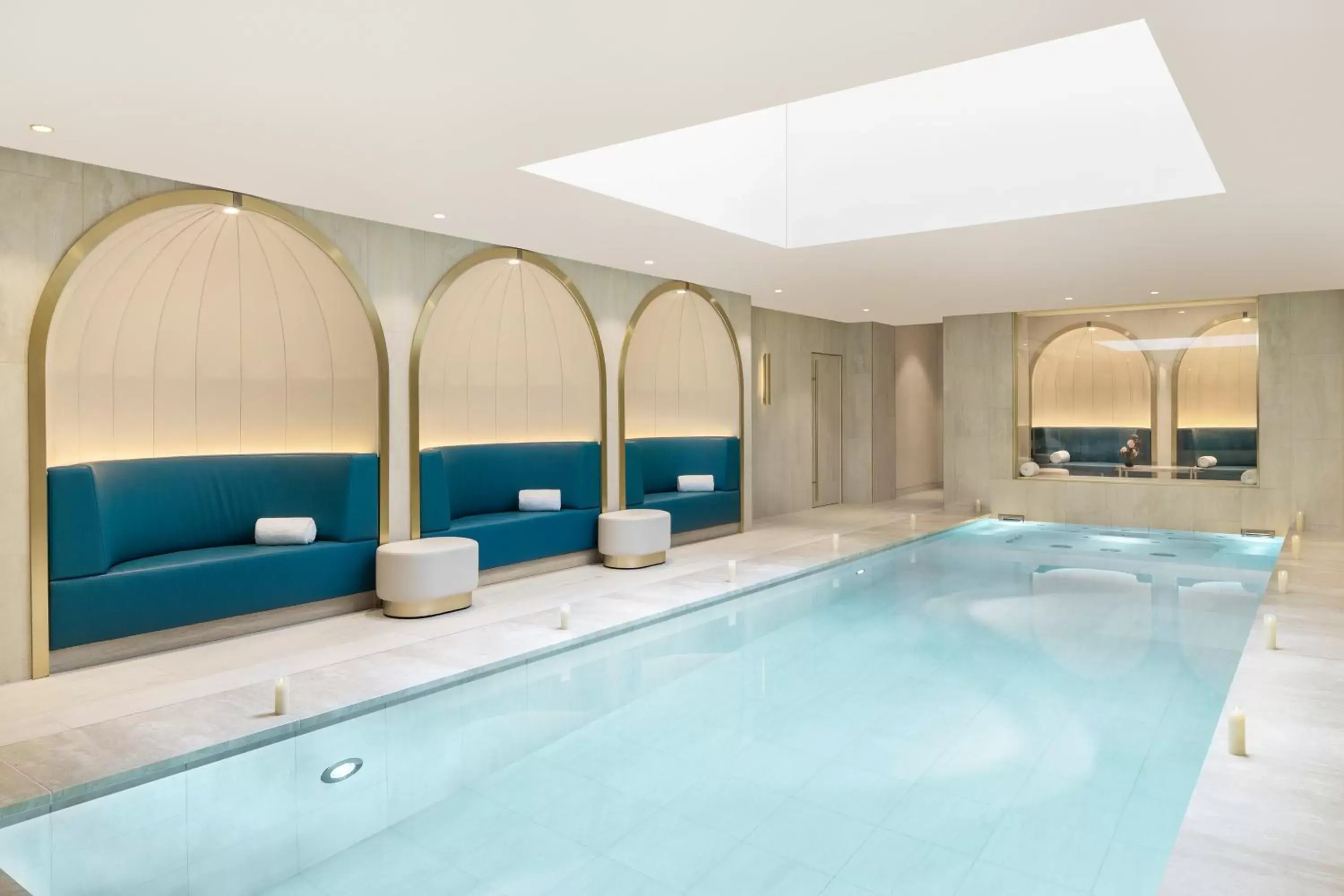 Swimming Pool in Maison Albar Hotels - Le Vendome