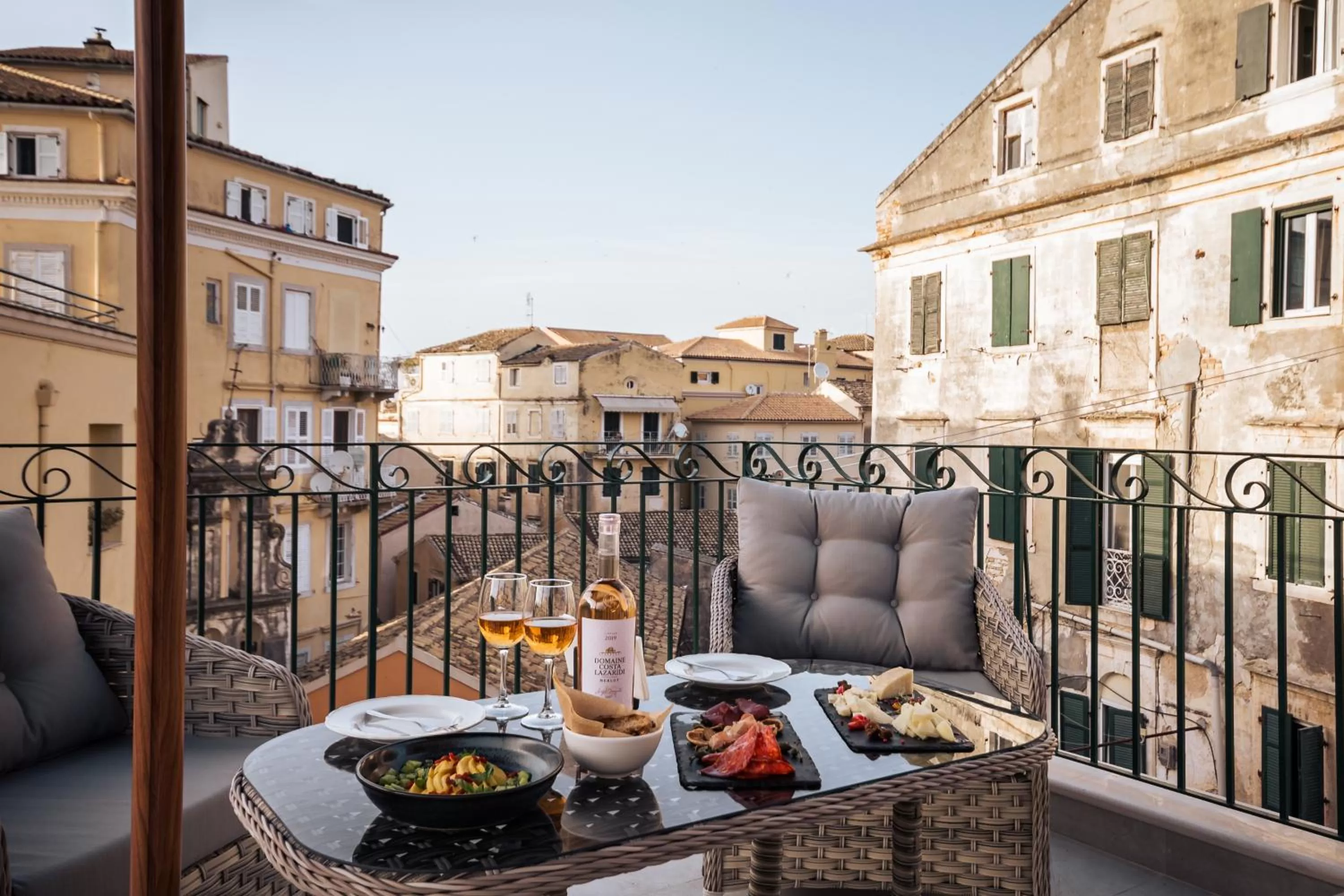 Balcony/Terrace in New York Luxury Suites