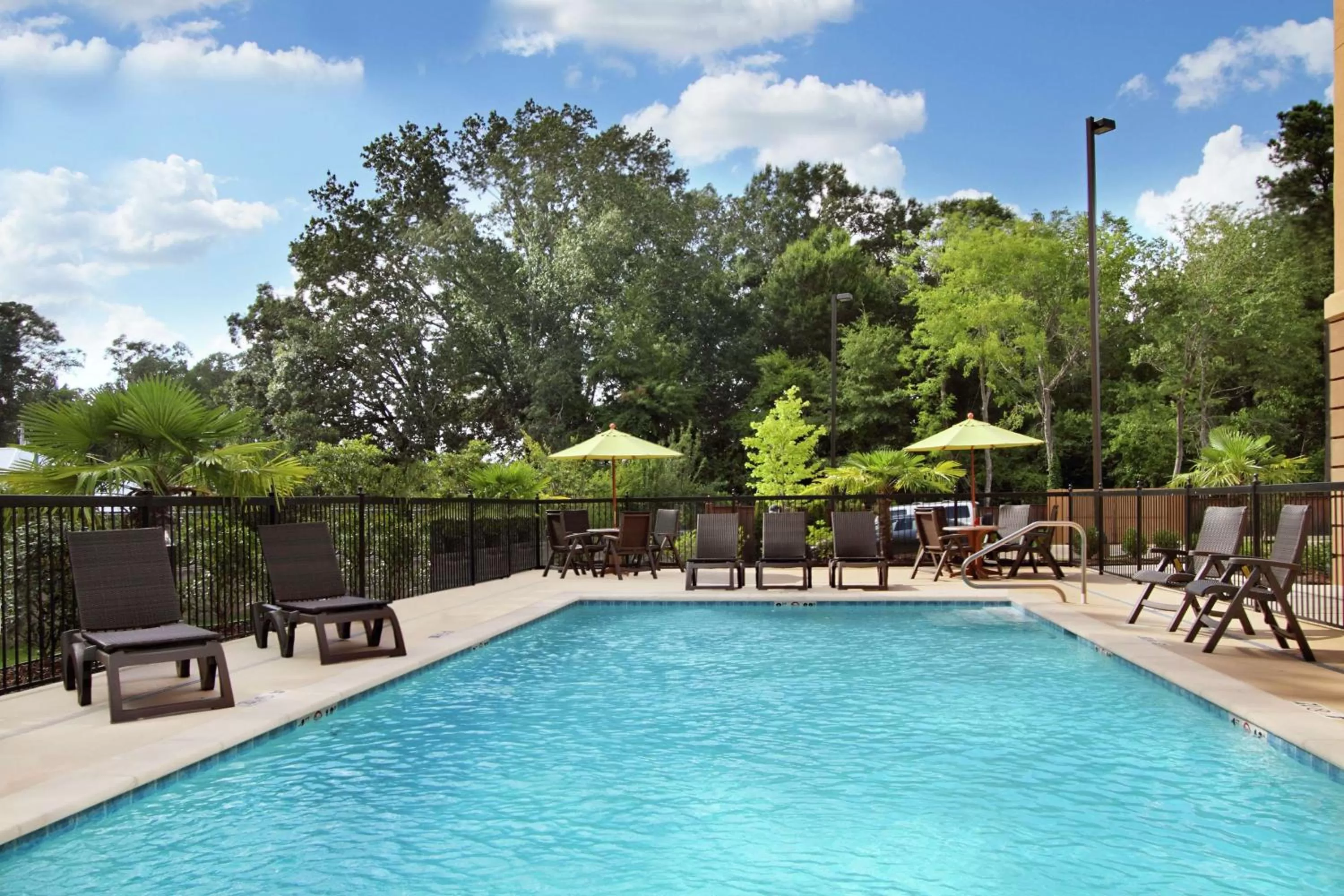Pool view in Hampton Inn Richland/South Jackson
