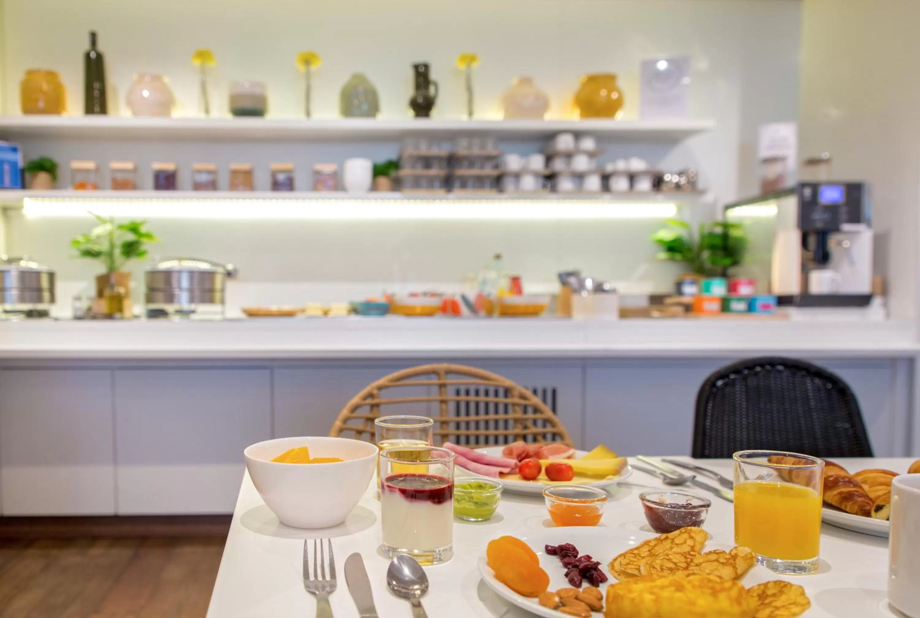 Food in Novotel Suites Perpignan Centre - Grandes Suites & Confort Centre-Ville