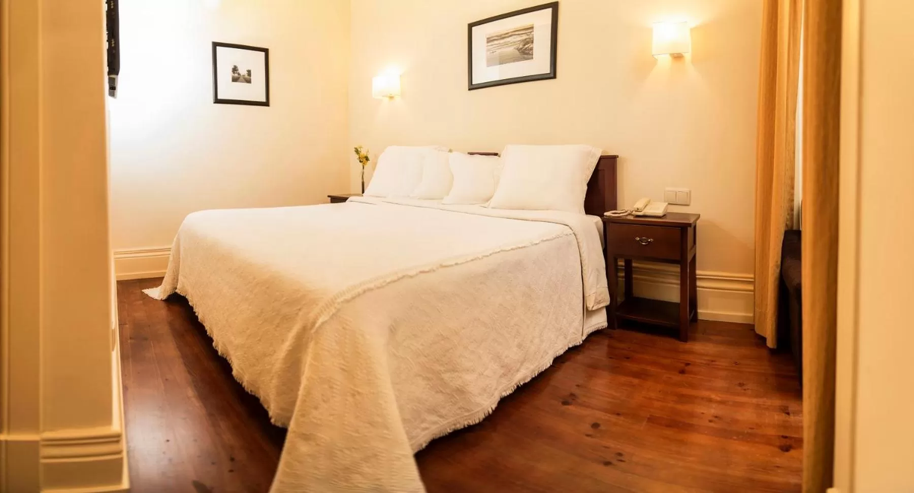 Decorative detail, Bed in Hotel Aliados