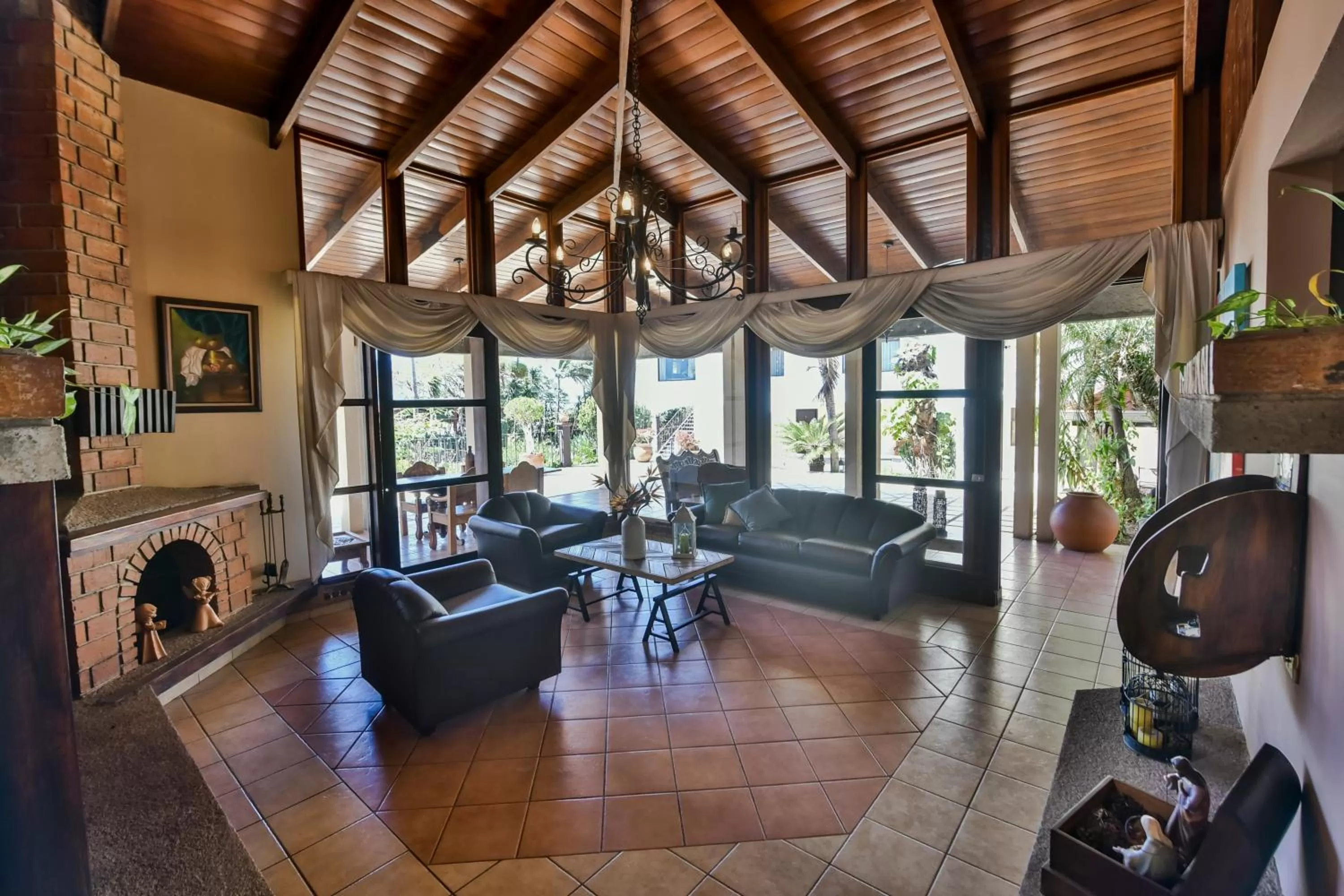 Living room in La Riviera Hotel