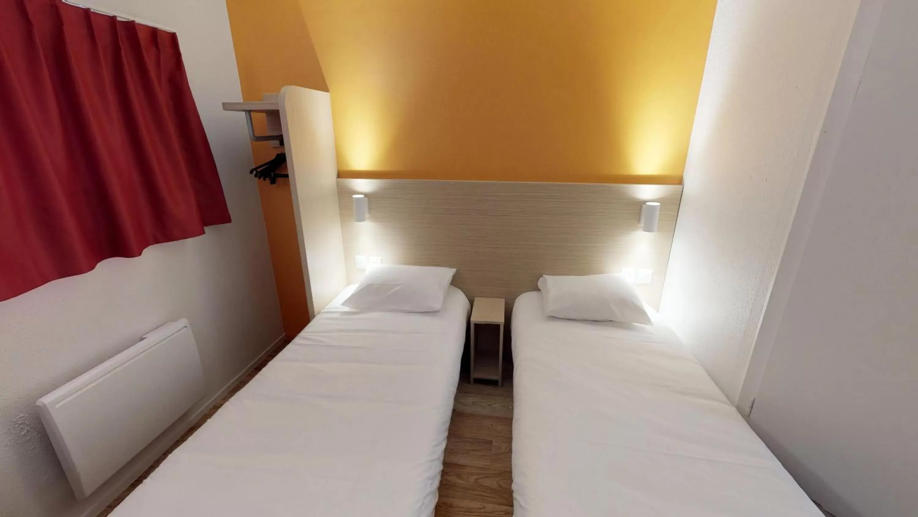 Bedroom, Bed in Première Classe Reims Ouest - Tinqueux