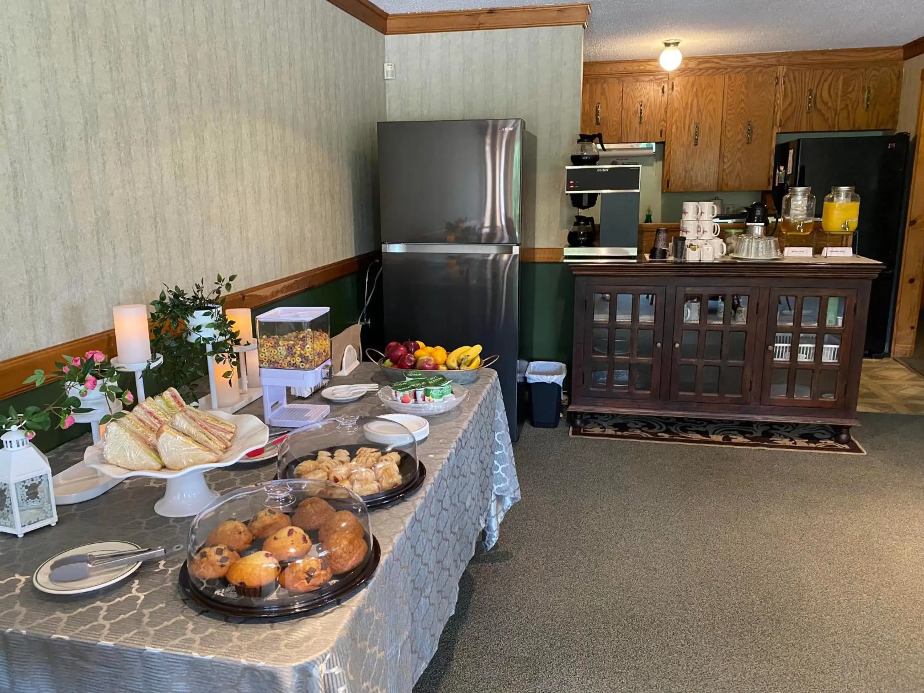 Breakfast, Food in New Age Inn - Voyageur