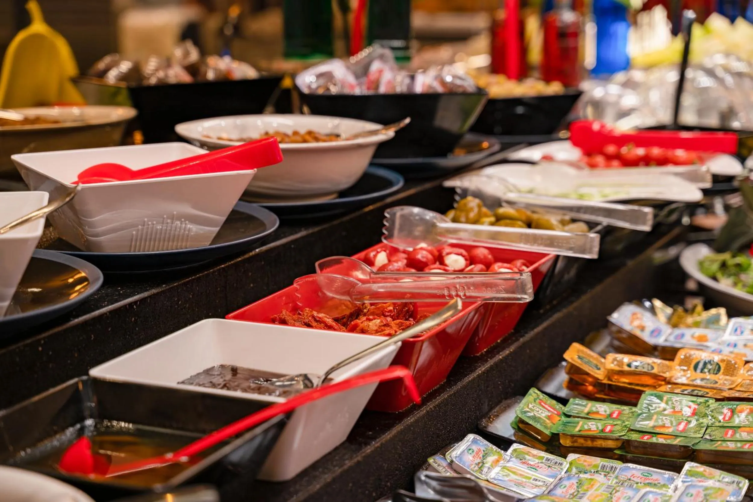 Food and drinks in Best Western Premier Hidden Hills Hotel