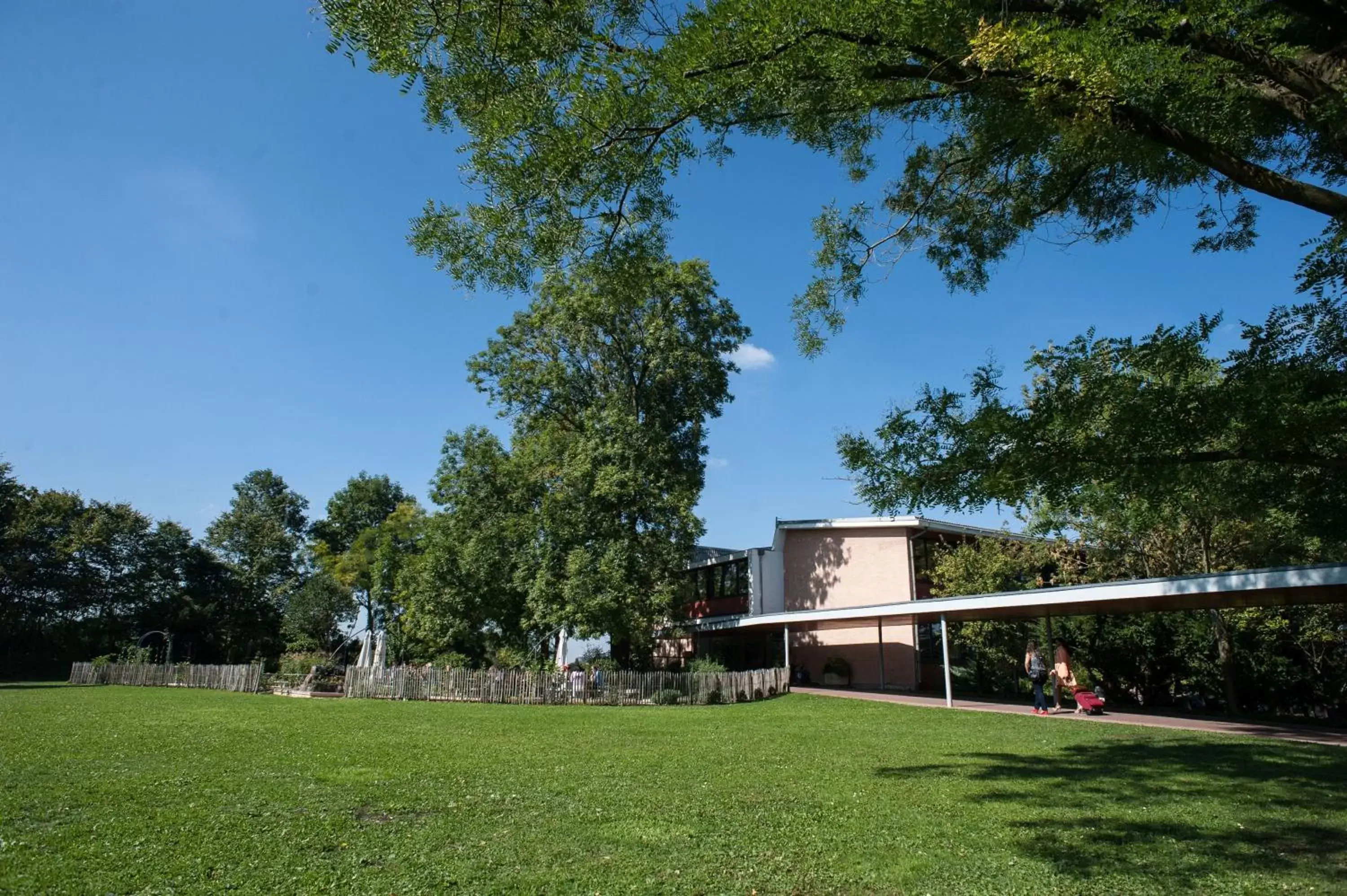 Garden, Property Building in Hotel Coop Tagungszentrum & Hotelpark im Grünen