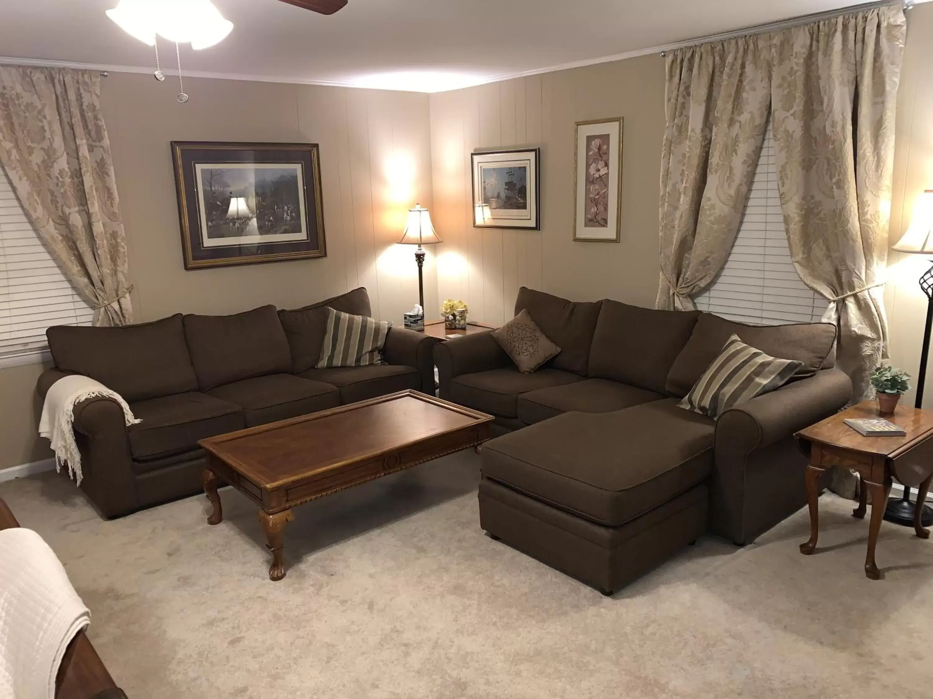 Seating Area in The Inn on Front Street