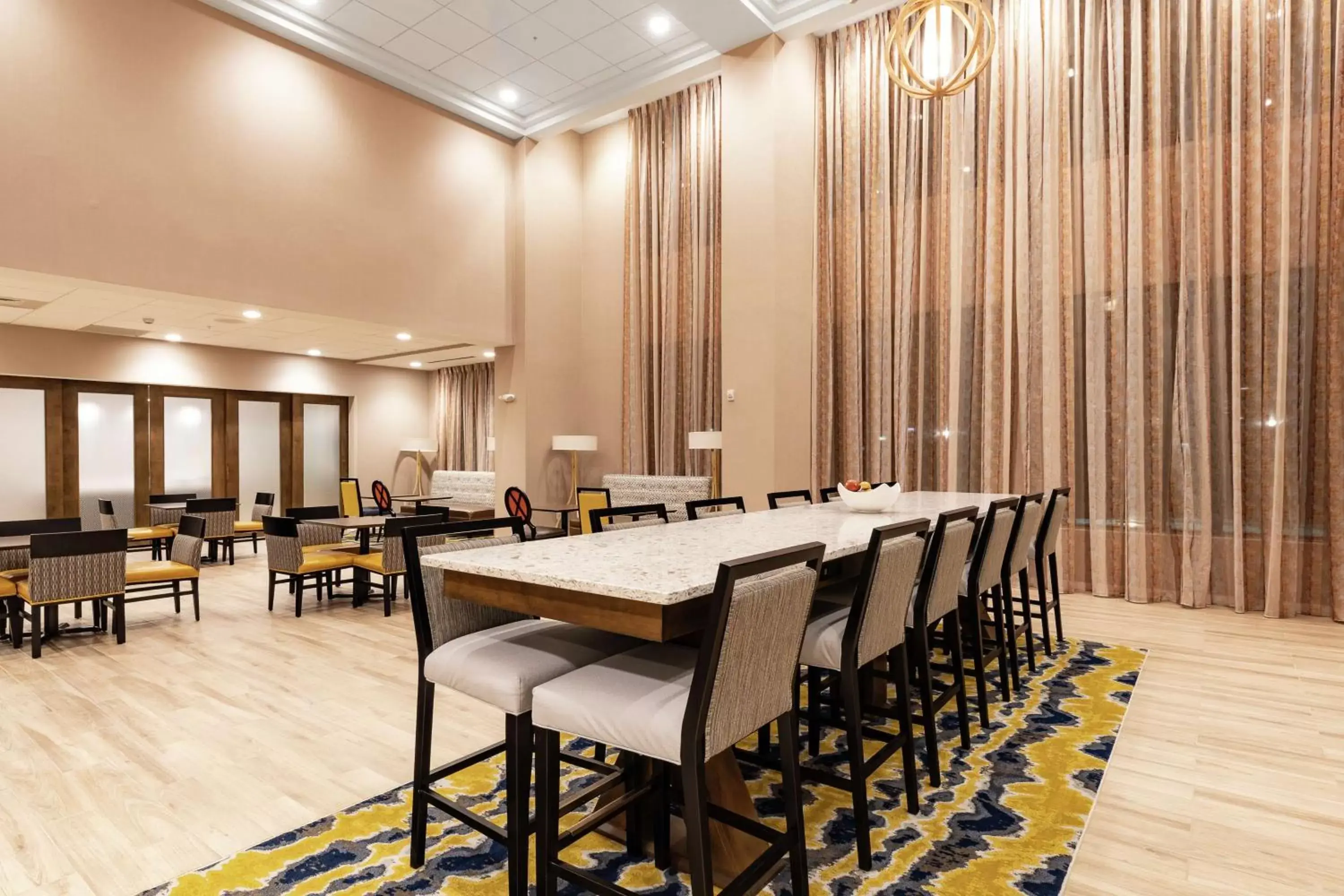 Dining area, Restaurant/Places to Eat in Hampton Inn & Suites By Hilton-Columbia Killian Road