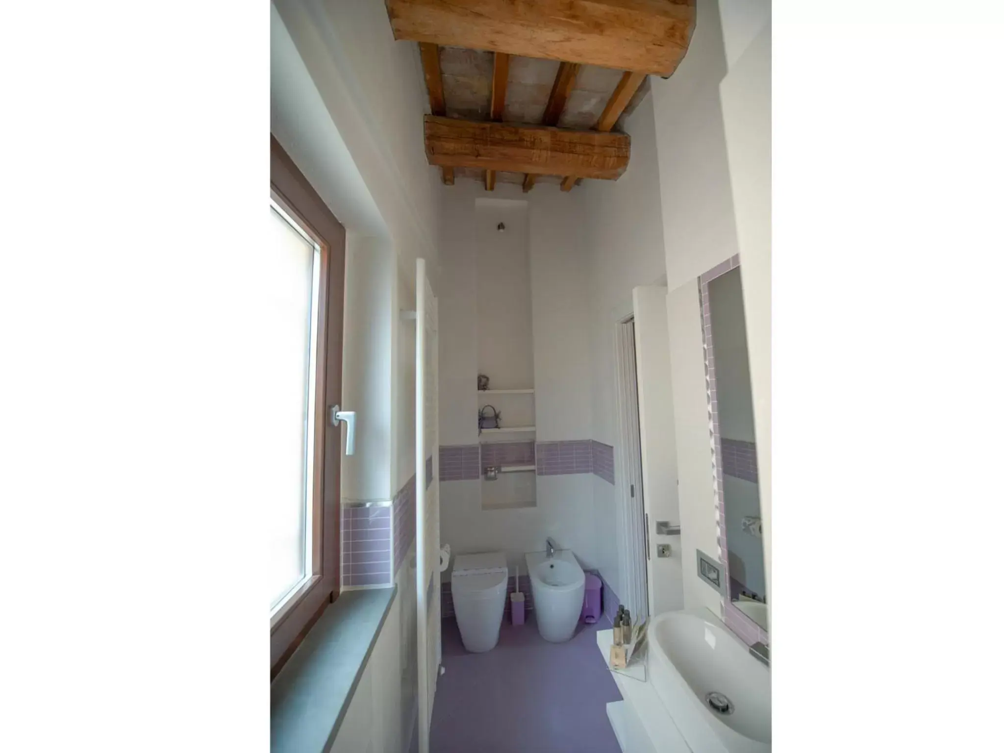 Bathroom in Serre Alte Landscape Luxury Rooms