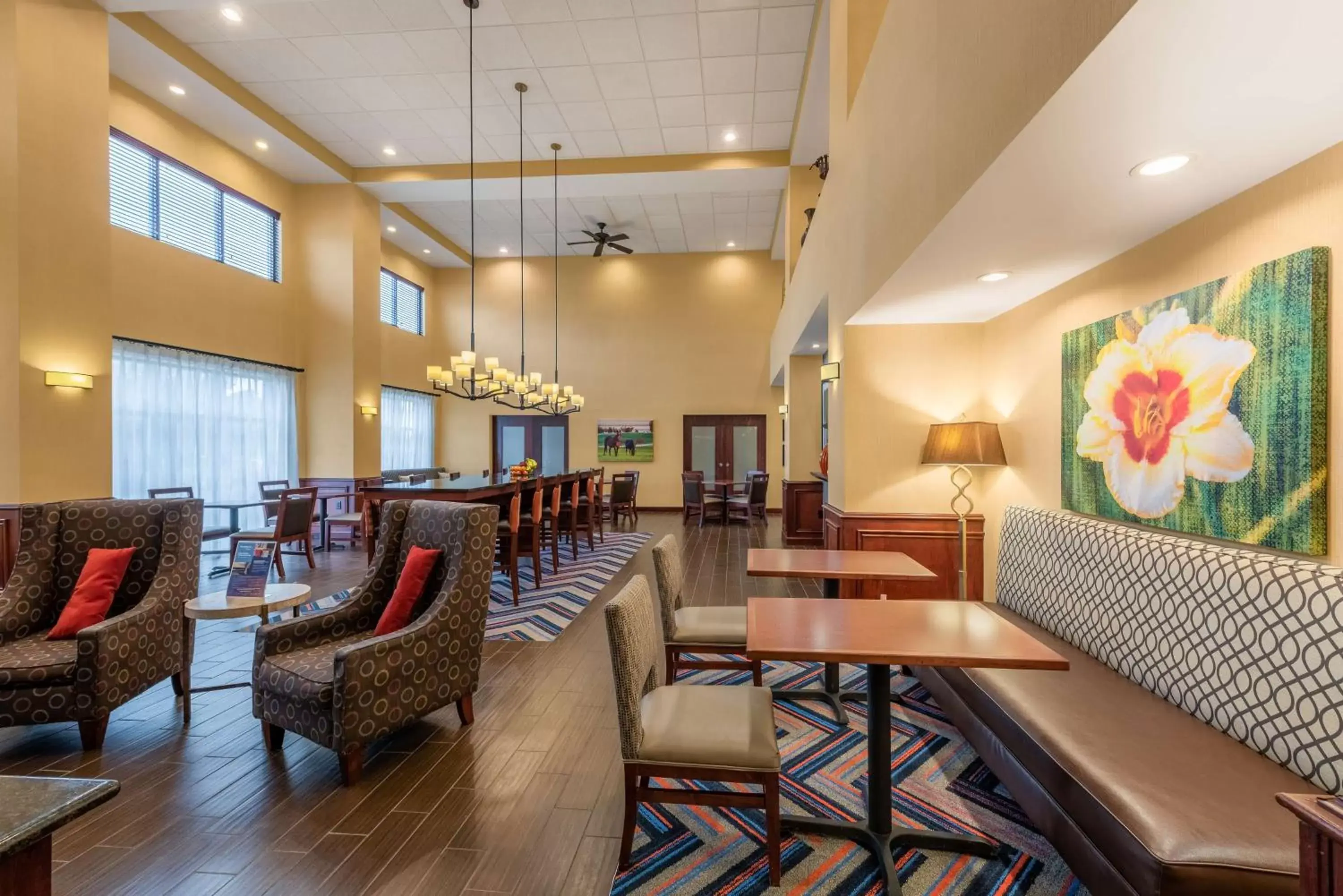 Lobby or reception, Lounge/Bar in Hampton Inn & Suites Hopkinsville