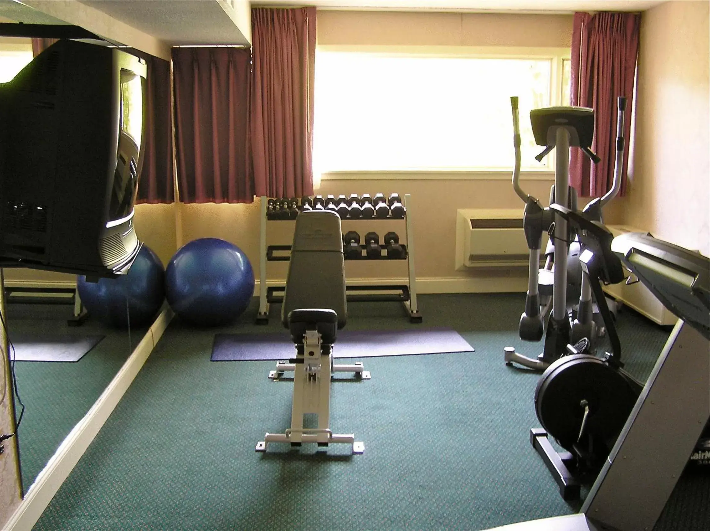 Fitness centre/facilities, Fitness Center/Facilities in Fireside Inn & Suites Waterville