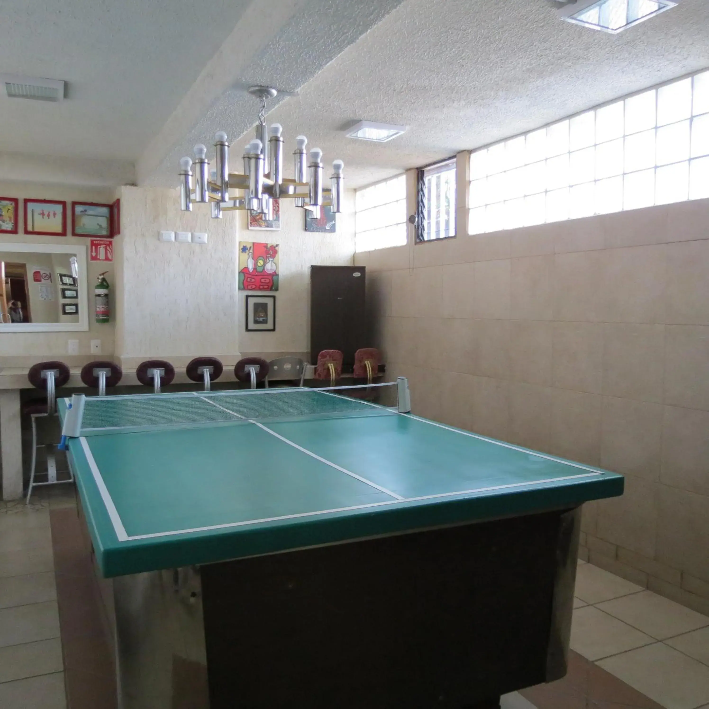 Game Room, Table Tennis in Azul Turquesa