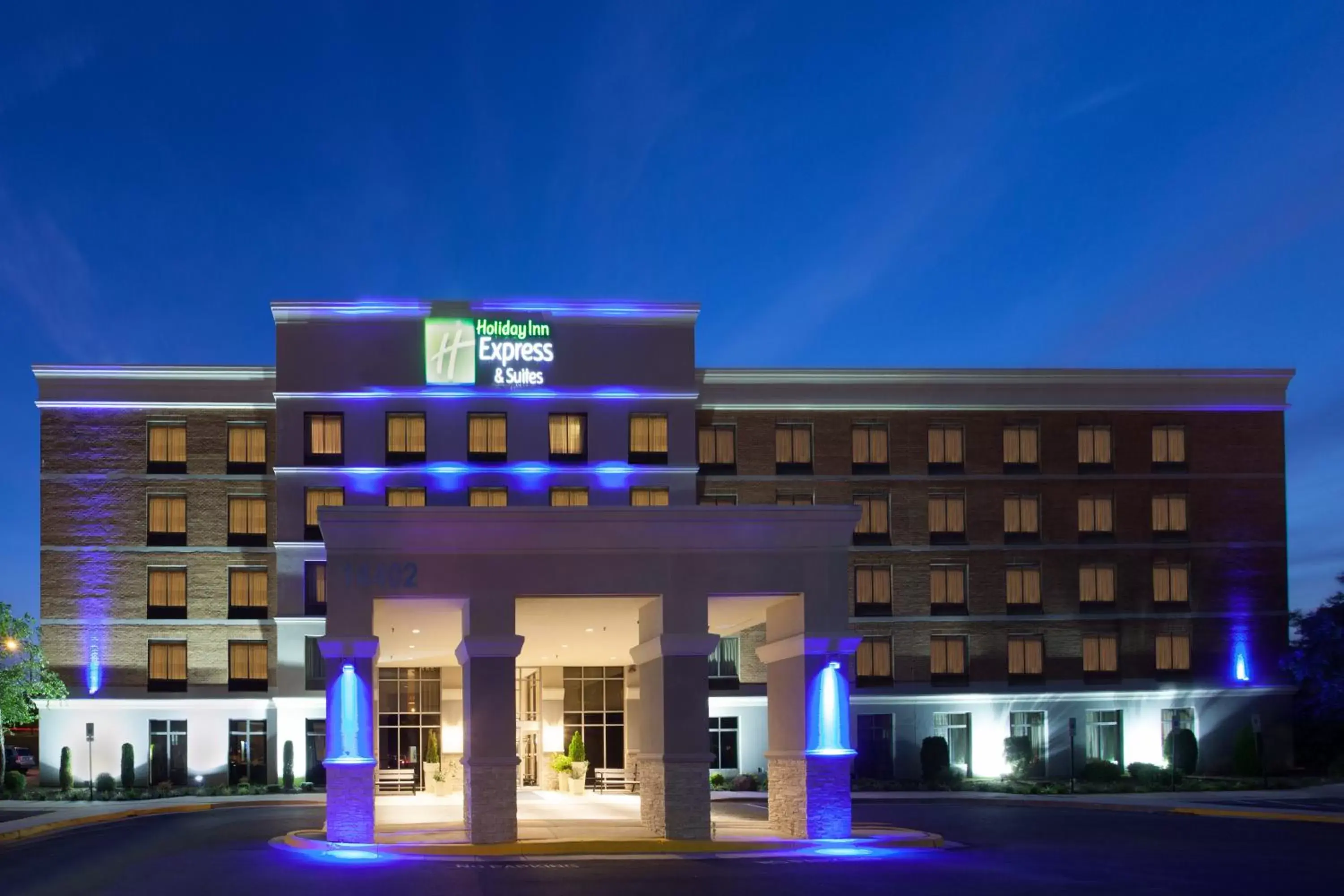 Property Building in Holiday Inn Express & Suites Laurel Lakes, an IHG Hotel