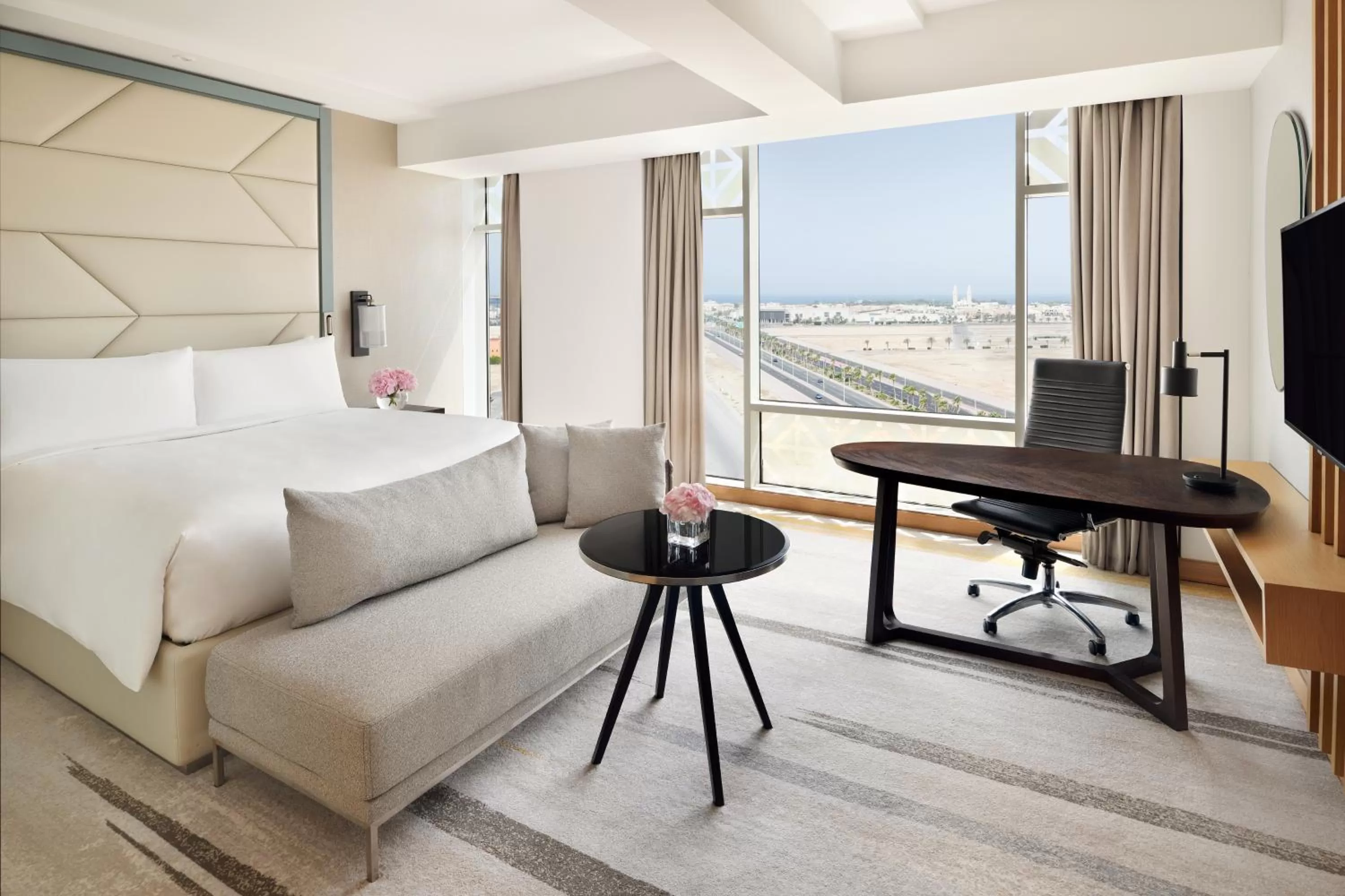 Photo of the whole room, Bed in Crowne Plaza - Jeddah Al Salam by IHG