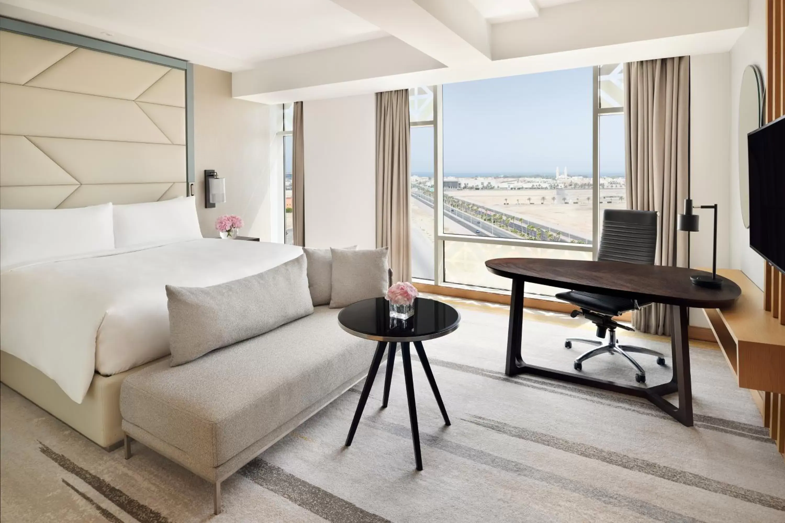 Photo of the whole room, Bed in Crowne Plaza - Jeddah Al Salam by IHG Photo of the whole room, Bed in Crowne Plaza - Jeddah Al Salam by IHG