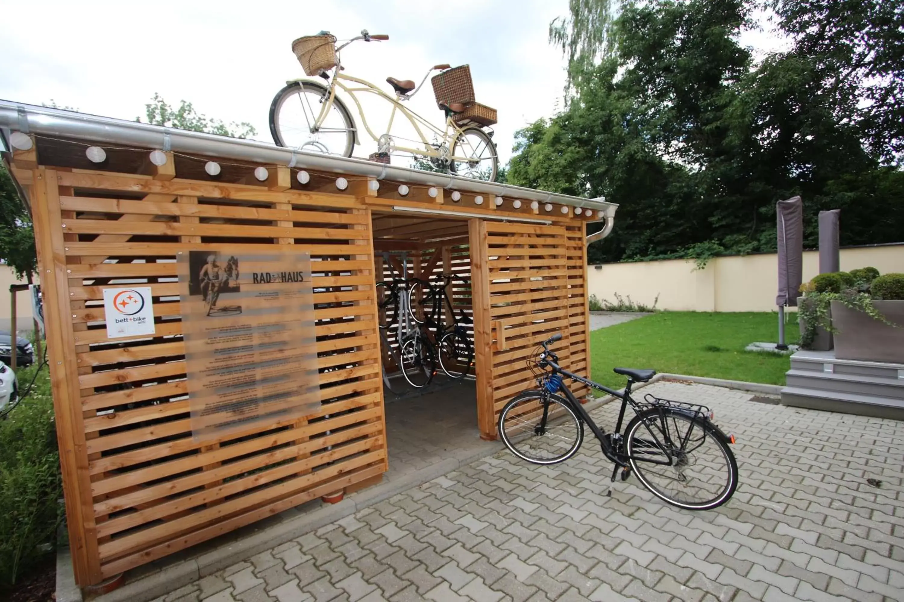 Cycling, Property Building in Hotel Via Regia - VIAs-Hotels