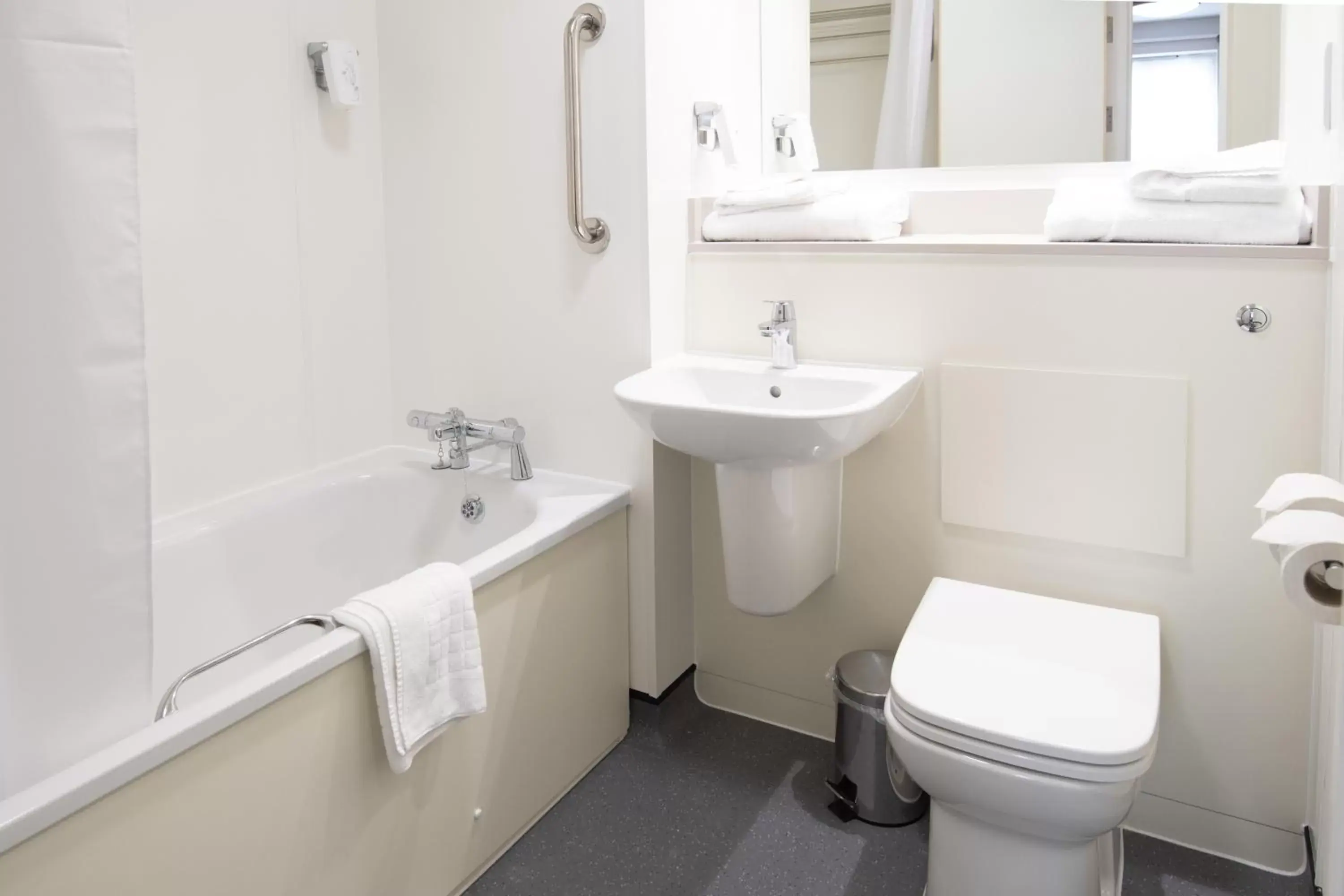 Bathroom in Paisley Pear, Brackley by Marston's Inns