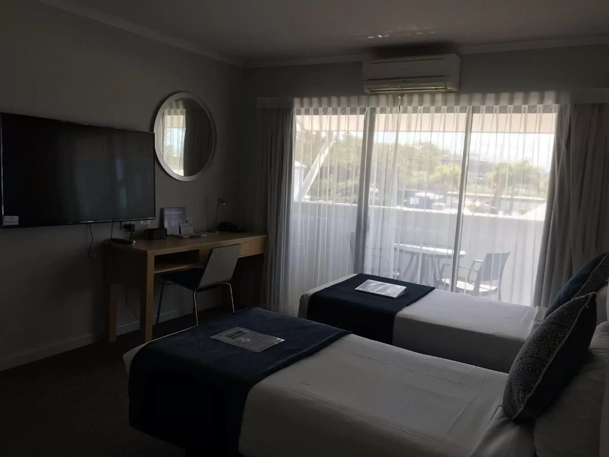 Bed in Manly Marina Cove Motel