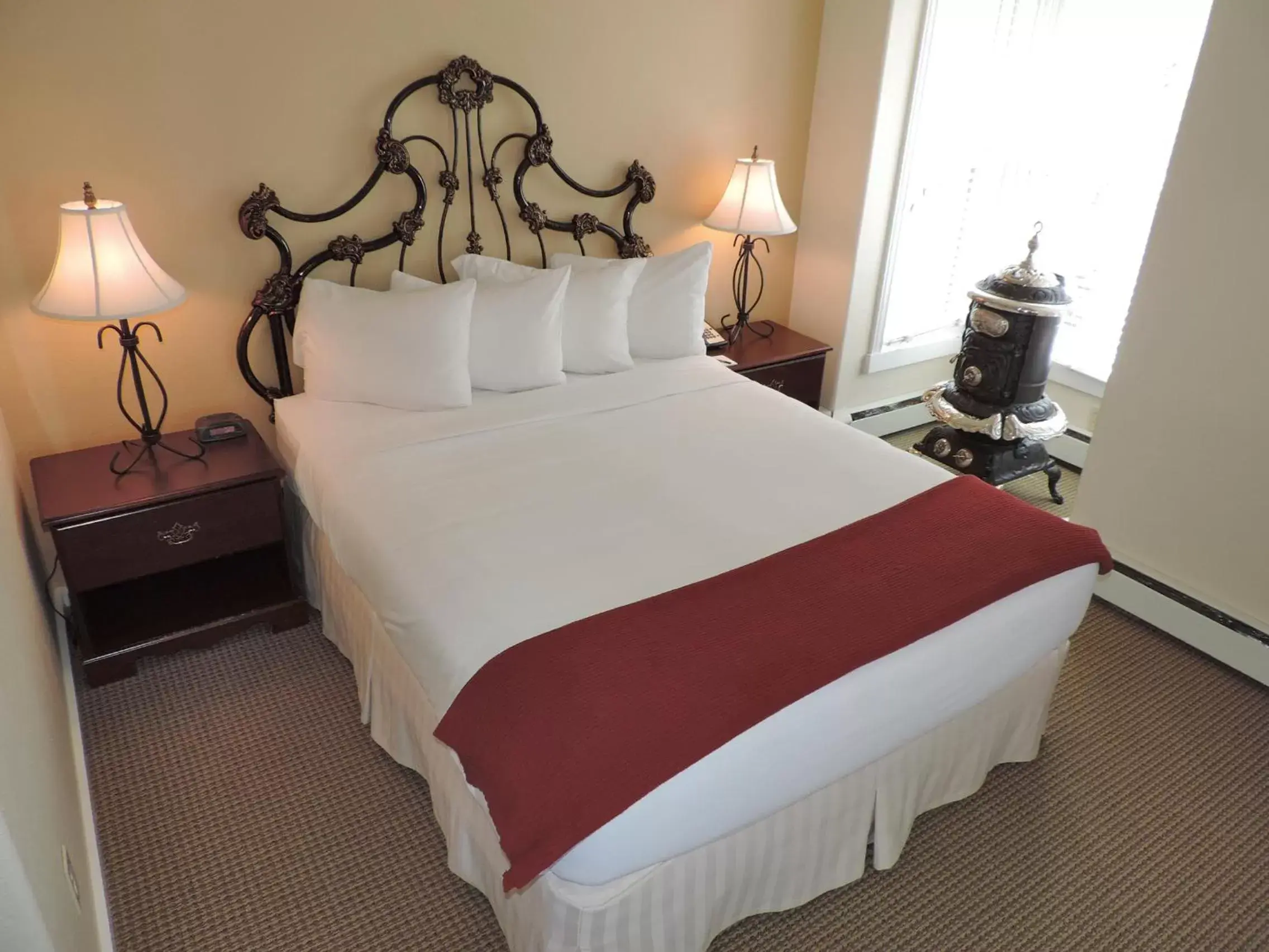 Superior Single Room in The Victorian Inn