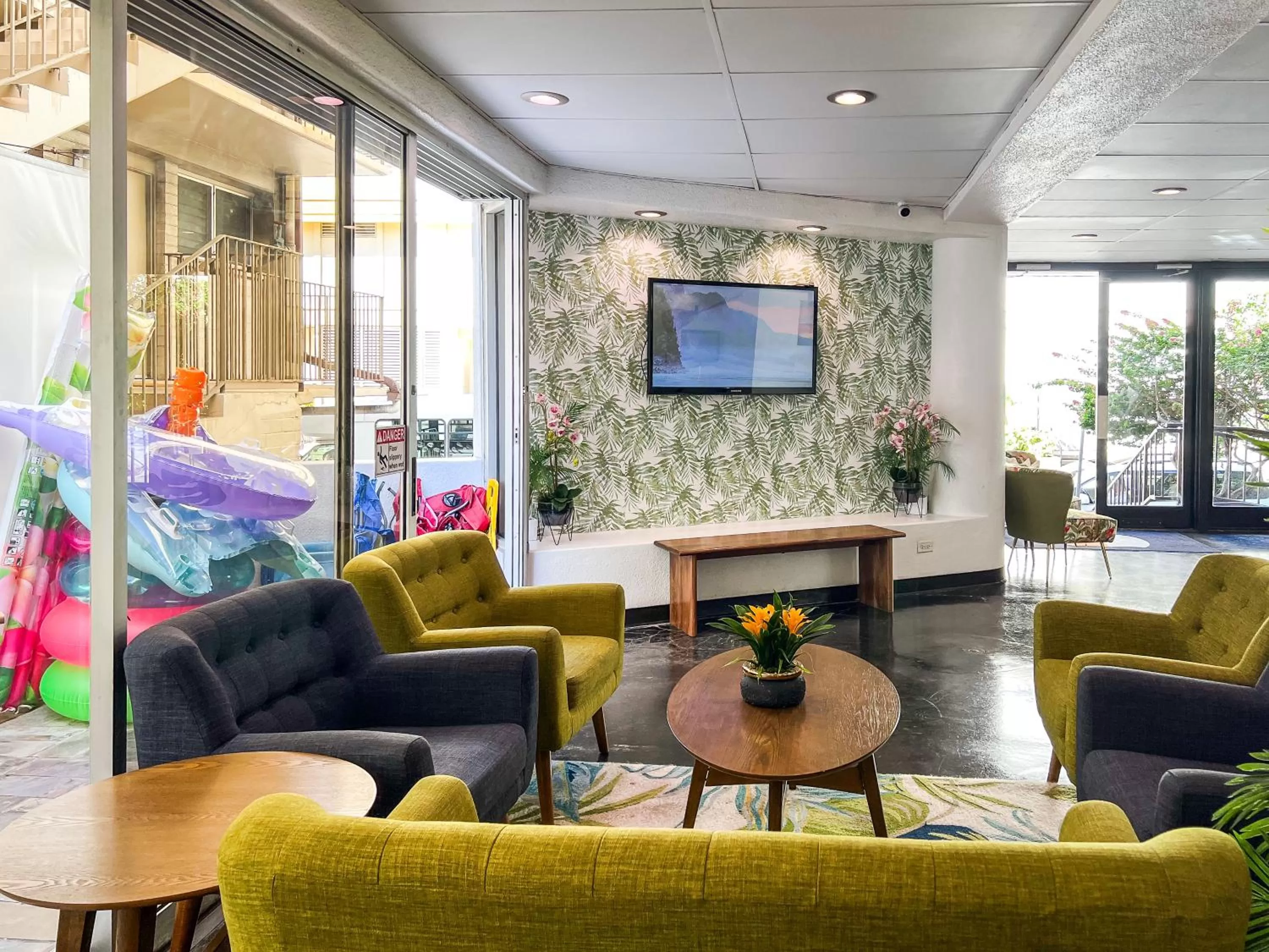 Seating area in Stay Hotel Waikiki