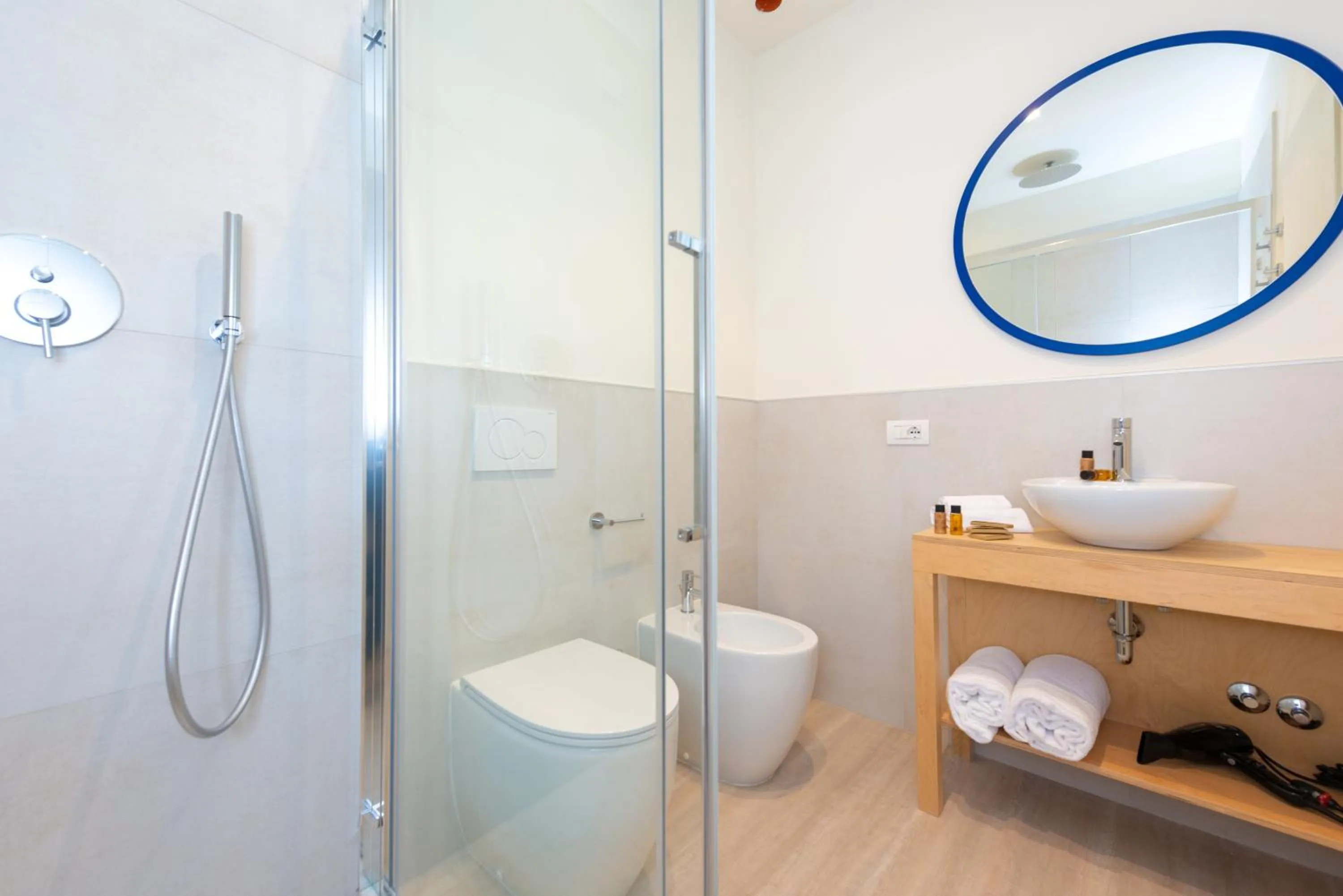 Shower in L'Alba Hotel