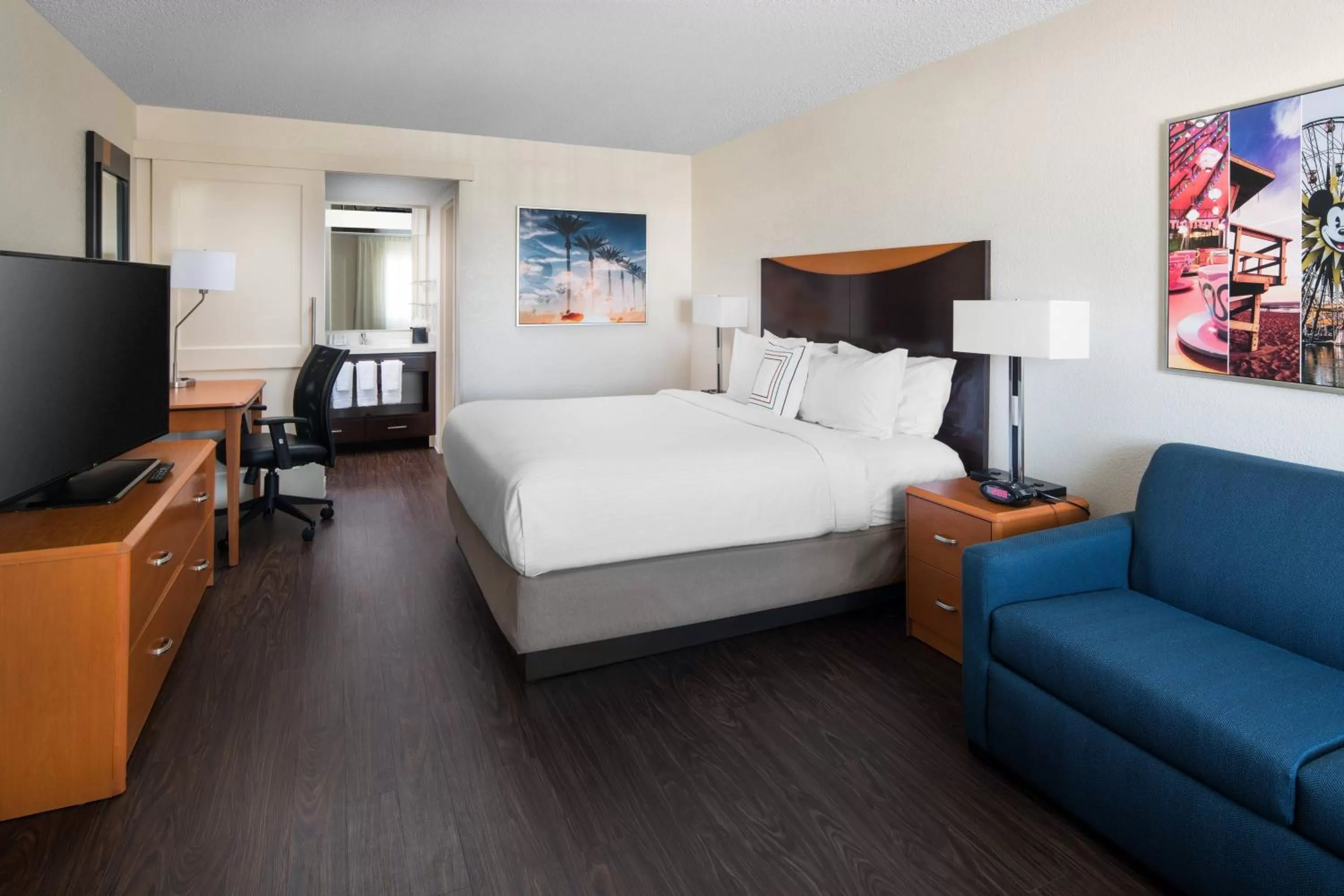 Photo of the whole room, Bed in Fairfield by Marriott Anaheim Resort