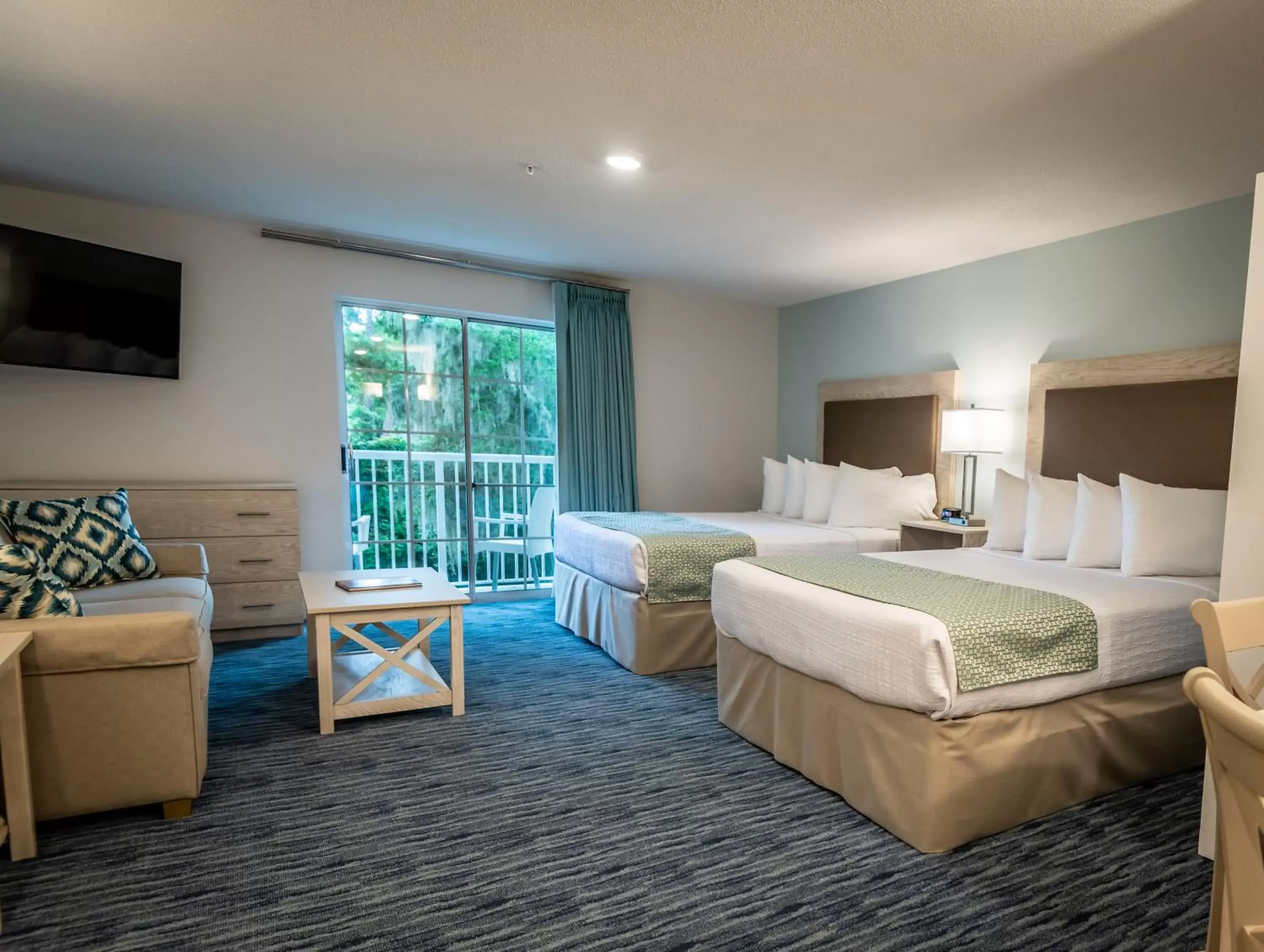 Bed in Palmera Inn and Suites