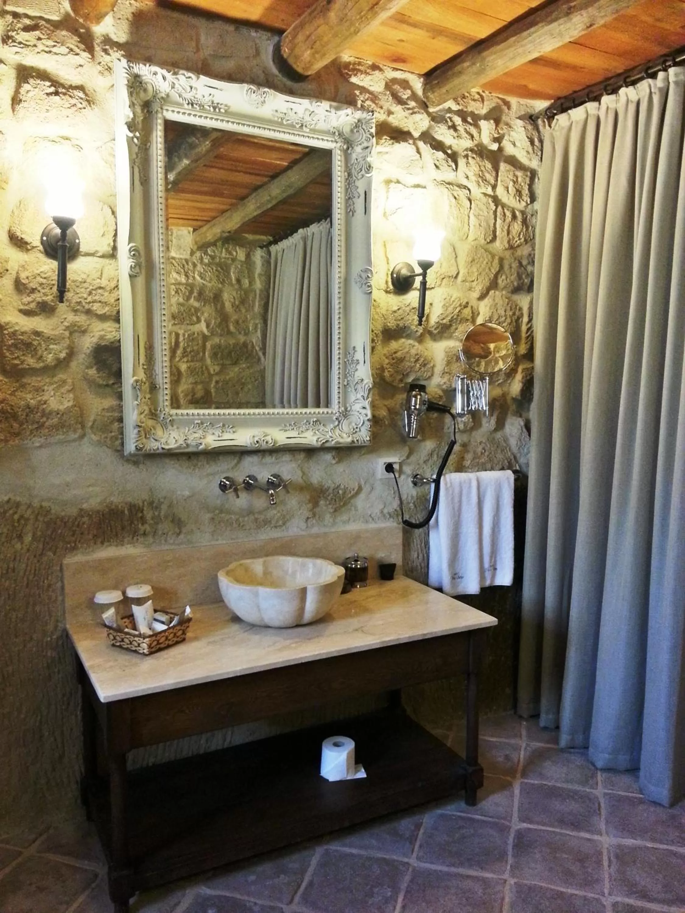 Bathroom in Dere Suites Cappadocia