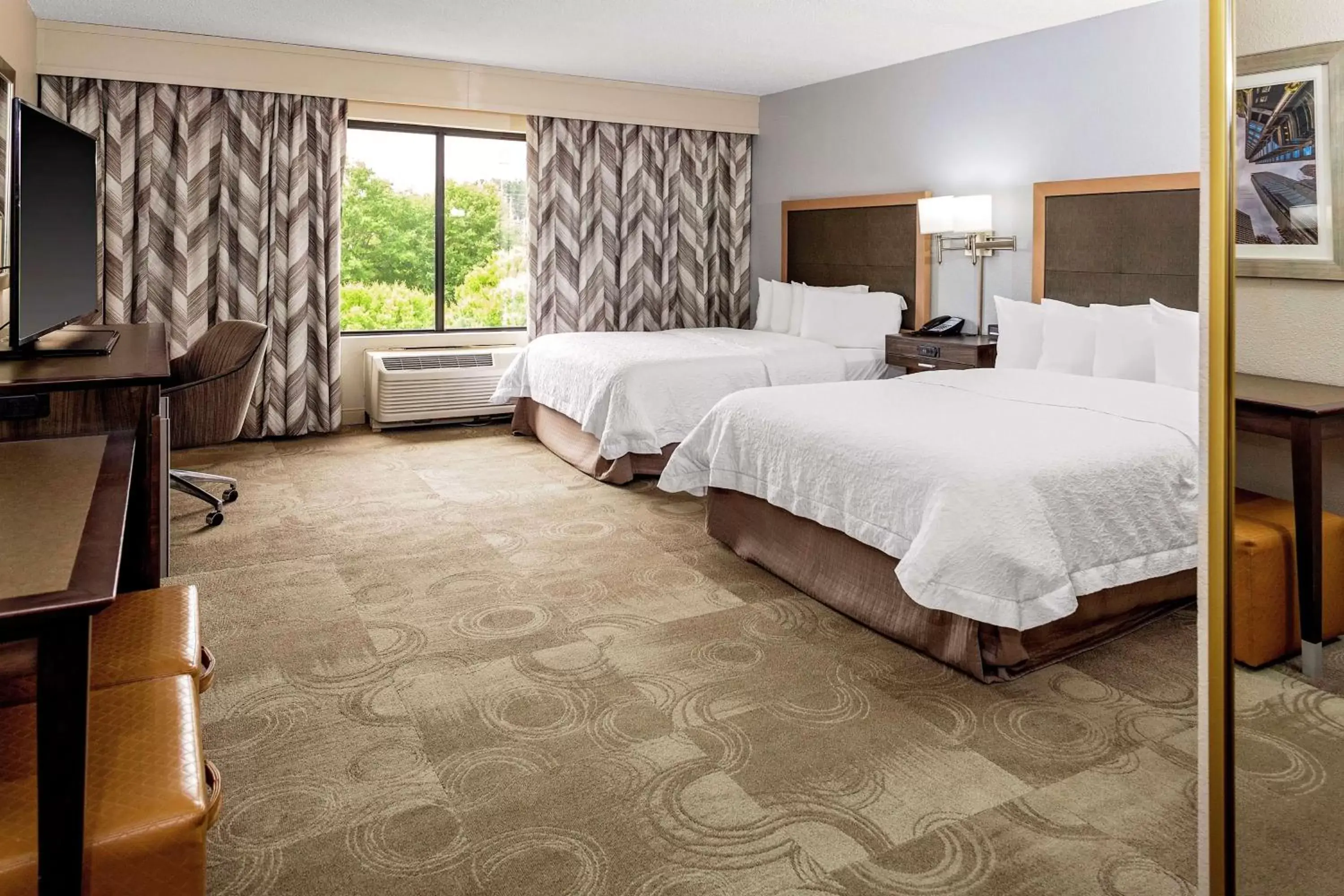 Bedroom, Bed in Hampton Inn Atlanta-Fairburn