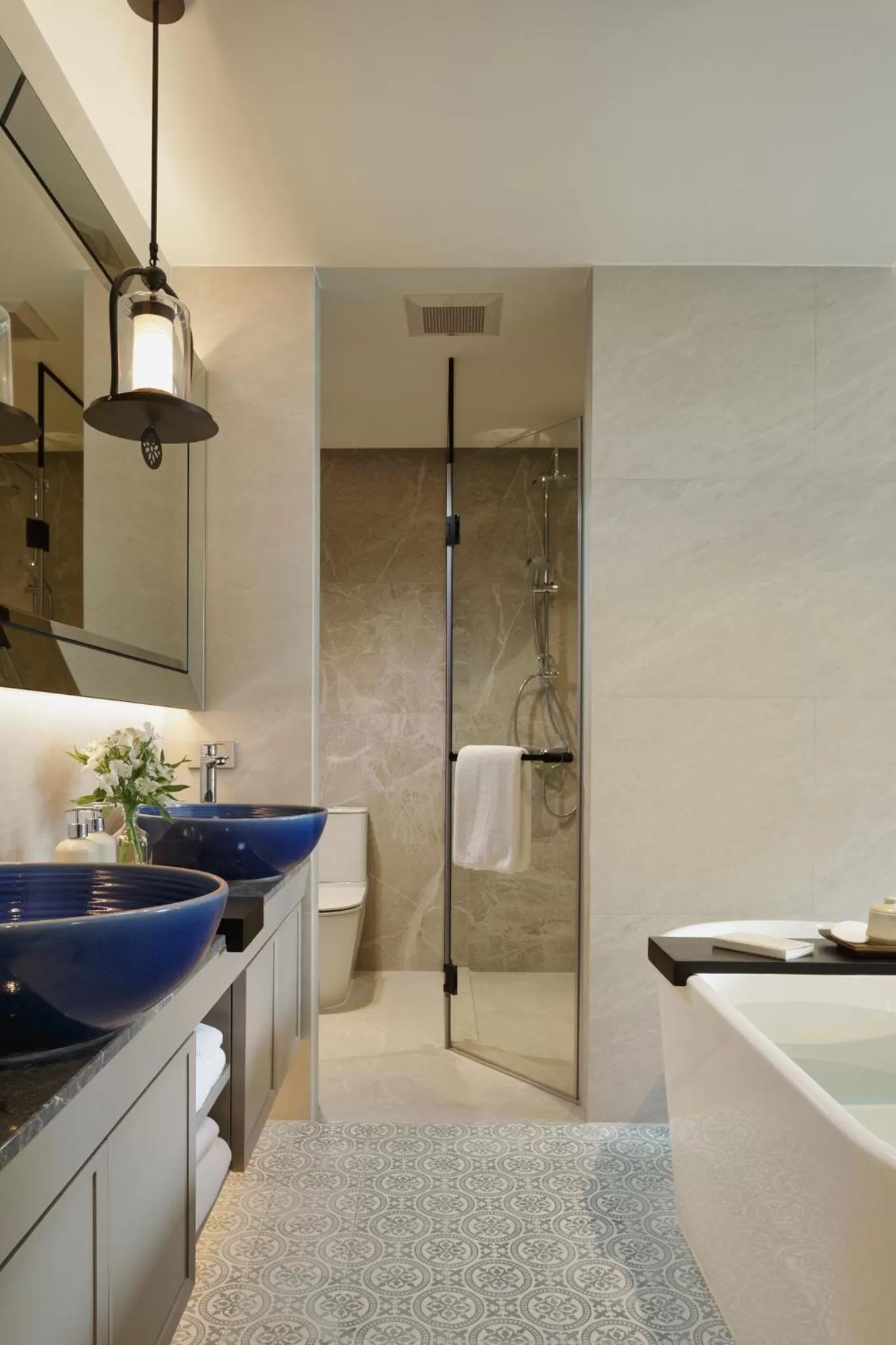 Shower in Maladee Rendezvous Hotel Chiang Mai