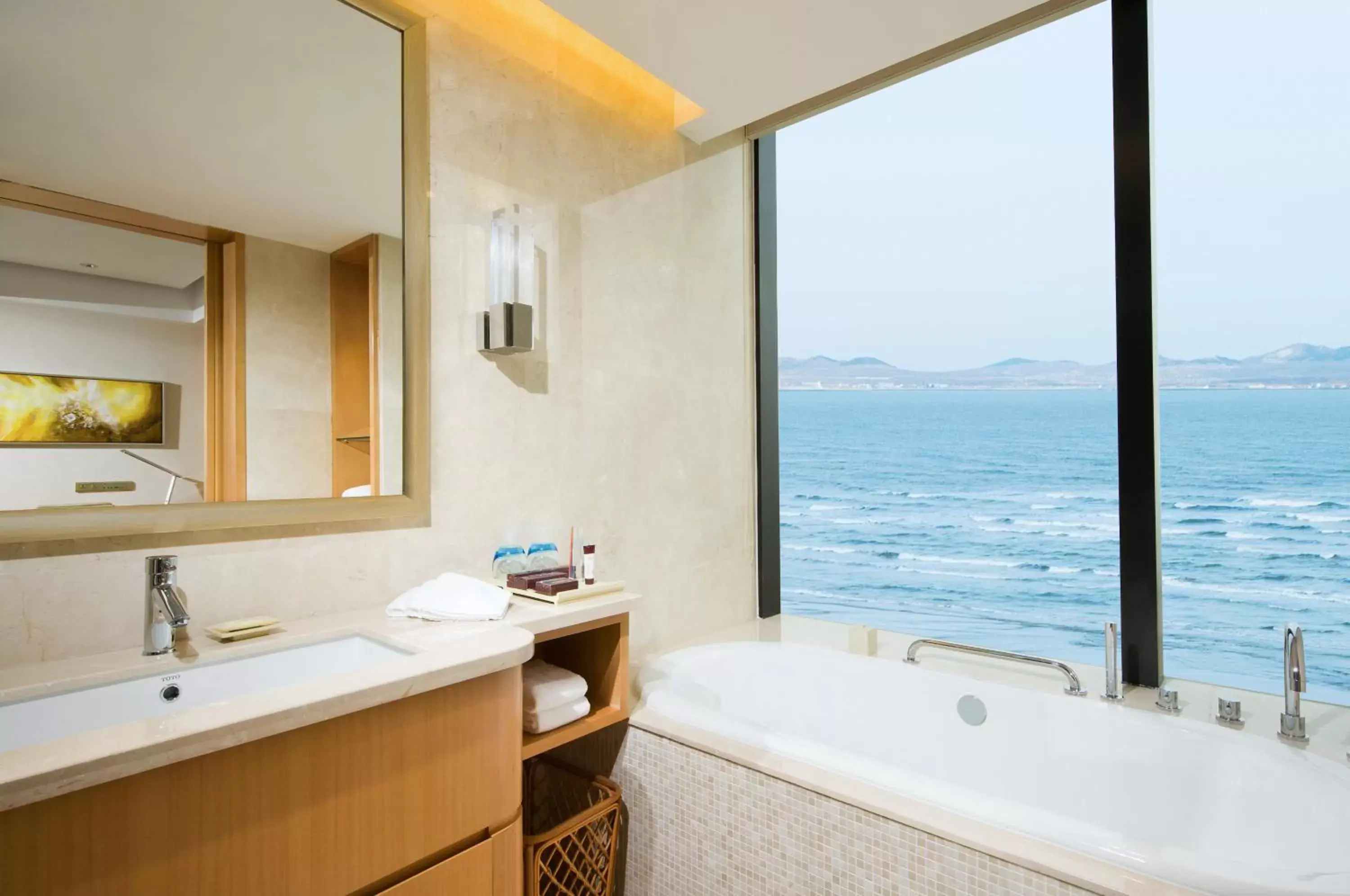 Bathroom in Sheraton Yantai Golden Beach Resort