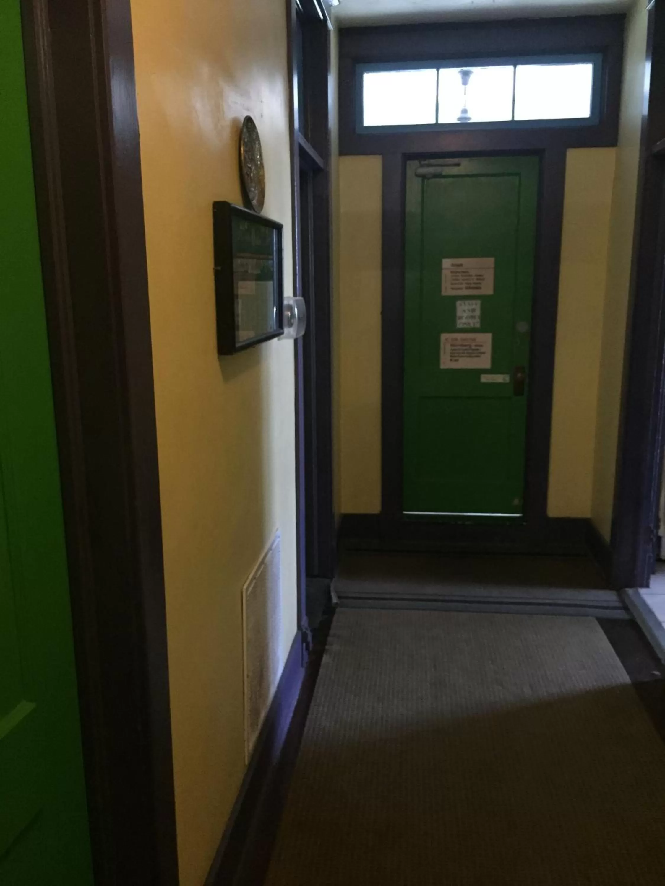 Bathroom in The Pirate Haus Inn